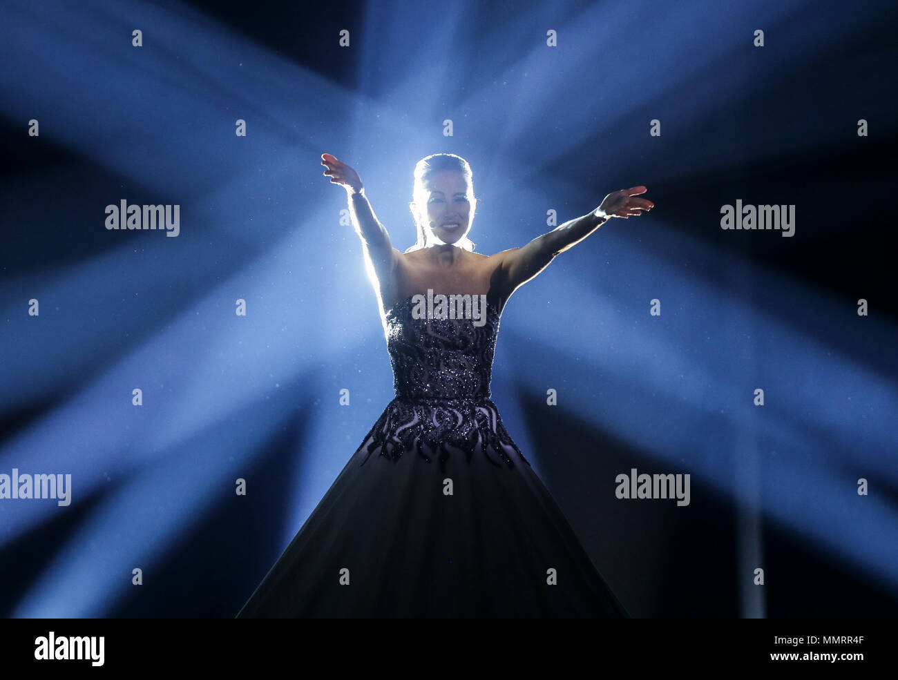 12. Mai 2018, Portugal, Lissabon: Estlands Elina Nechayeva führt 'La forza" beim Finale der 63. Eurovision Song Contest. Foto: Jörg Carstensen/dpa Stockfoto