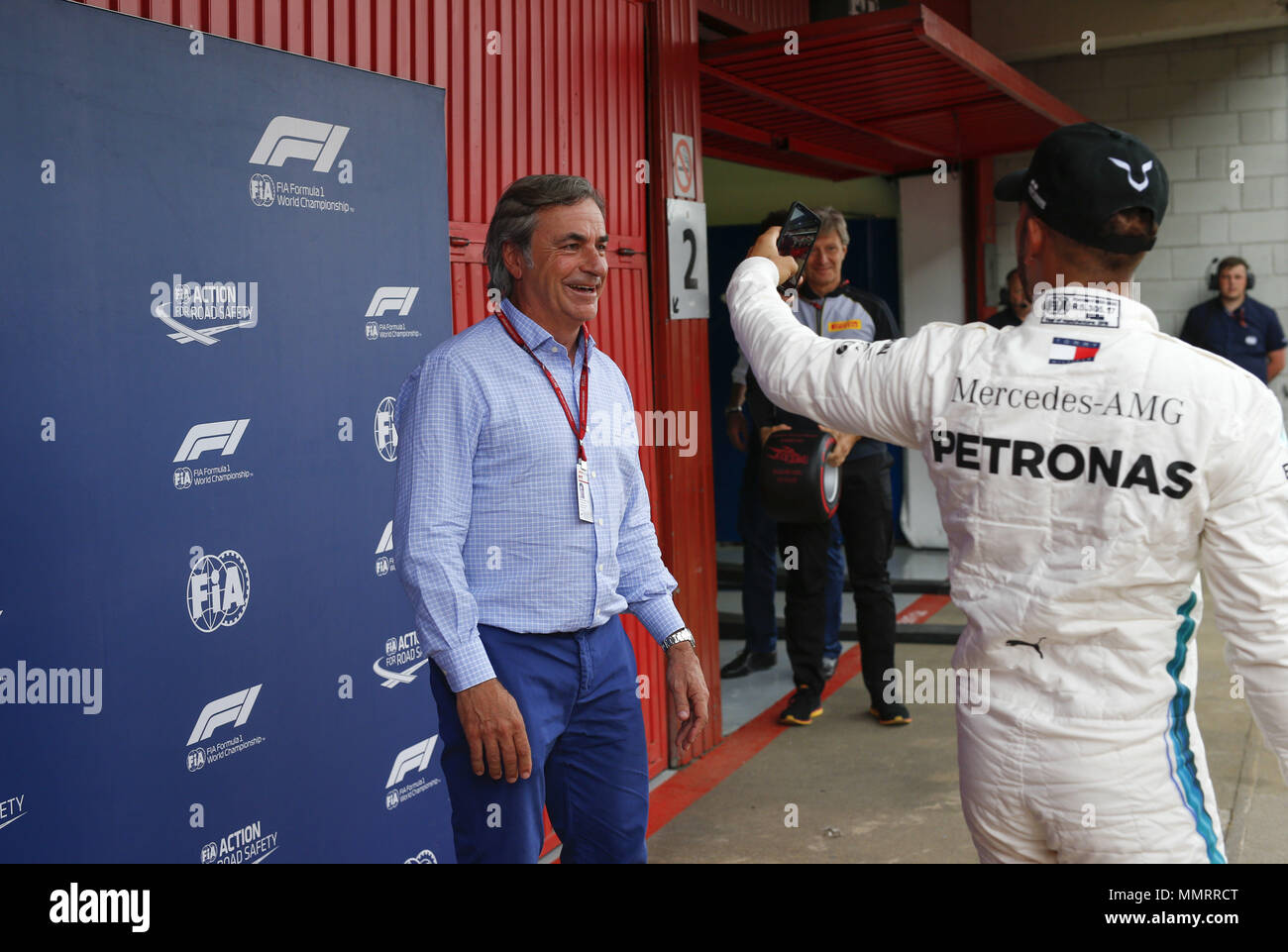 Motorsport: FIA Formel Eins-Weltmeisterschaft 2018, Grand Prix von Spanien, Carlos Sainz senior, #44 Lewis Hamilton (GBR, MERCEDES AMG PETRONAS Motorsport), 12.05.2018. | Verwendung weltweit Stockfoto