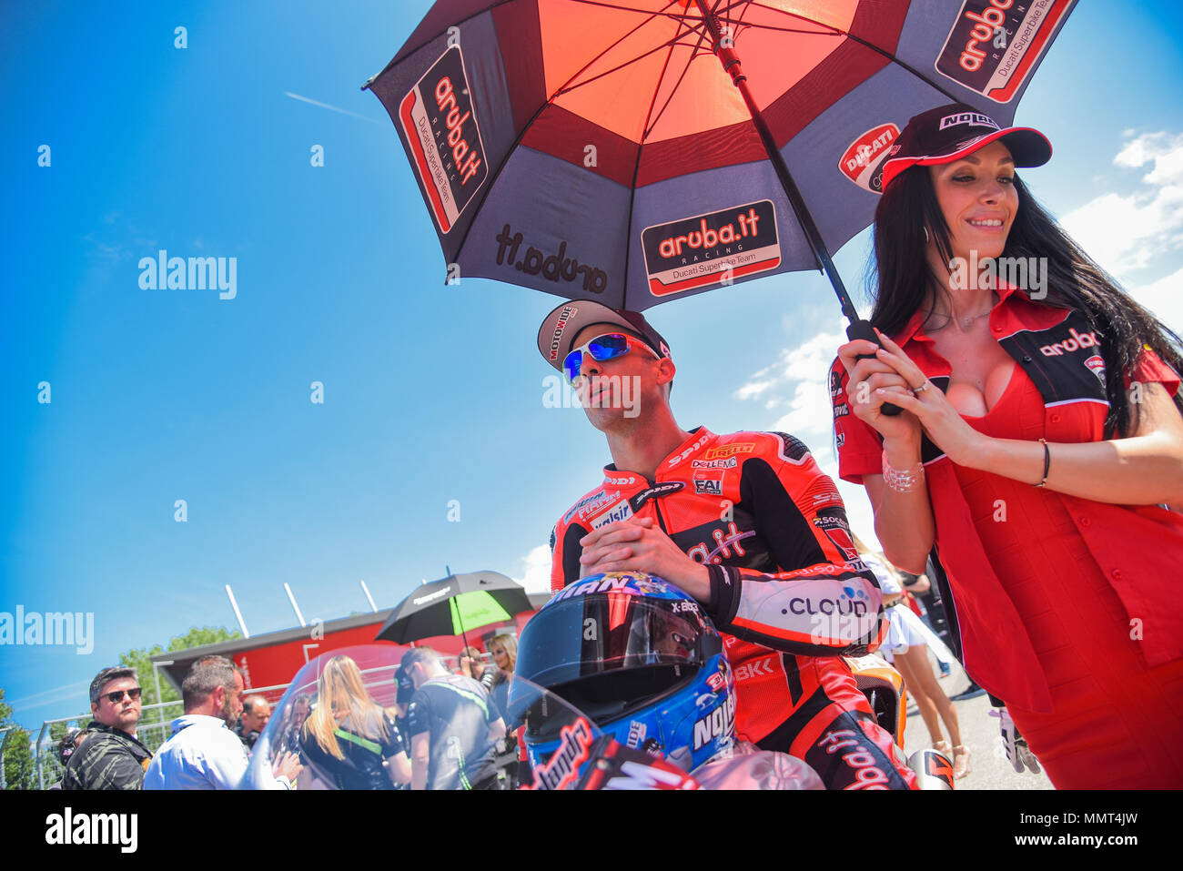 Imola, Italien. 13. Mai 2018. Die Superbike Bikes im 2. Rennen auf der Rennstrecke in Imola Dino und Enzo Ferrari für den italienischen Runde von Imola, Italien. 13. Mai 2018. Die Superbike-WM. Im Bild: 33 Marco Melandri ITA Ducati Panigale R (Aruba.it Racing Ducati). 13/05/2018, Imola, Italien Quelle: Unabhängige Fotoagentur Srl/Alamy leben Nachrichten Stockfoto