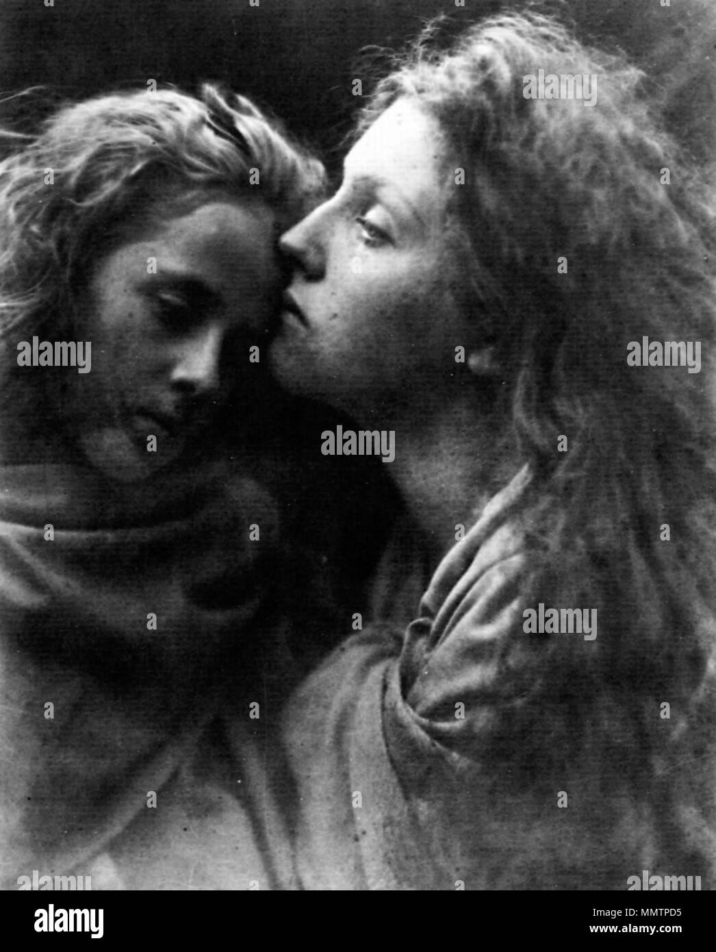 . Julia Margaret Cameron: Fotografische Studie "Kuss des Friedens". . 1869. Julia Margaret Cameron (1815 - 1879) Alternative Namen Julia Margaret Pattle Pattle; Julia Margaret Cameron, Julia M.; Julia Margaret Cameron geb.; Julia Margaret Pattle nee Pattle Beschreibung britische Fotograf Geburtsdatum / Tod 11 Juni 1815 vom 26. Januar 1879 Ort der Geburt / Todes Kalkutta, Indien Kalutara, Ceylon Authority control: Q 230120 VIAF:?:? ISNI 61616074 0000 0000 8140 6854 ULAN:?? n 500118804 LCCN: 50031545 NLA:? 35169417 WorldCat Cameron Kuss des Friedens 1869 Stockfoto