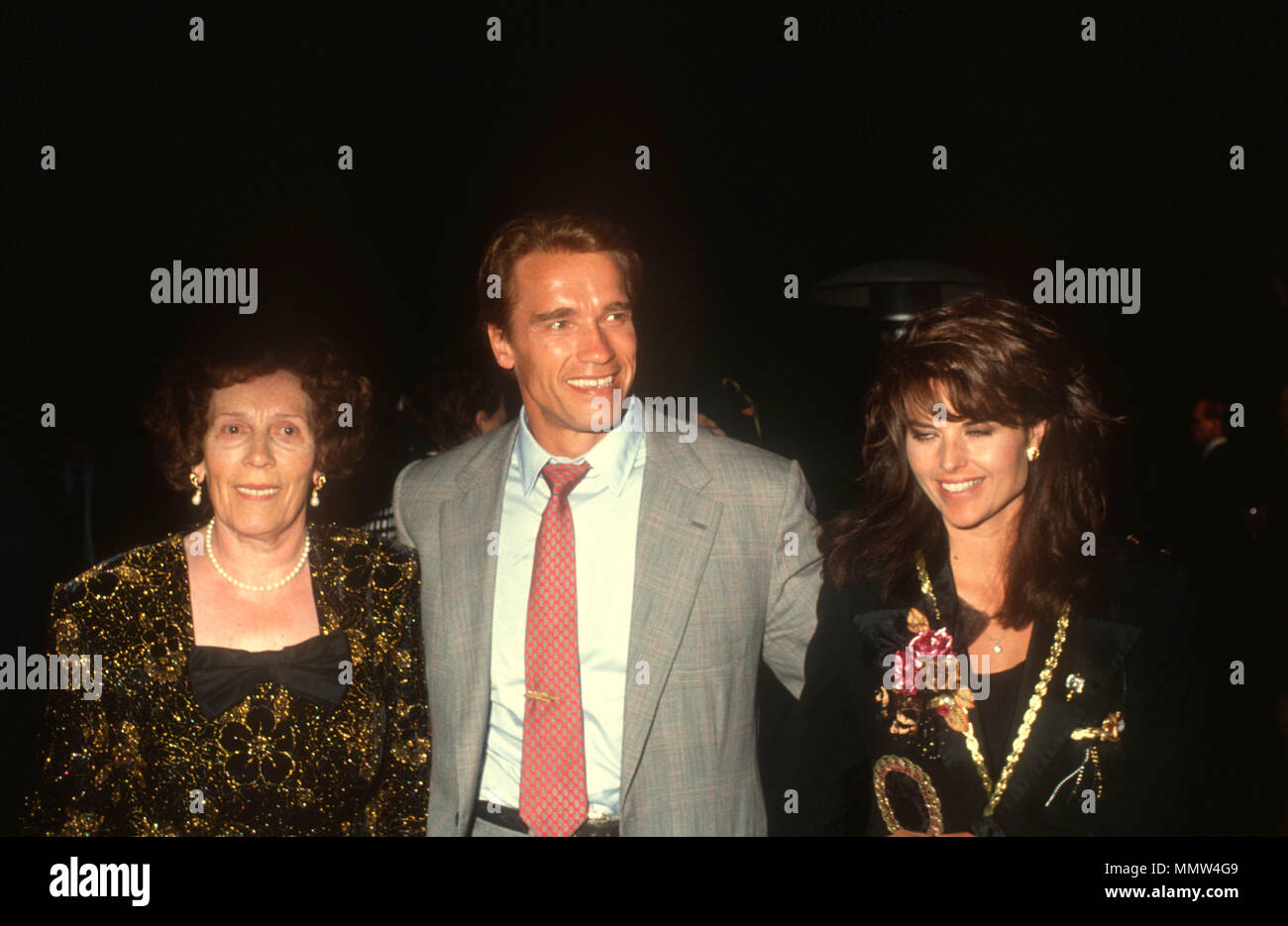 LOS ANGELES, Ca - 31. Mai: (L-R) Jadrny Aurelia Schwarzenegger, Sohn der Schauspieler Arnold Schwarzenegger und Maria Shriver nehmen an der Los Angeles Premiere von "Total Recall" im Griffith Park Observatorium am 31. Mai 1990 in Los Angeles, Kalifornien. Foto von Barry King/Alamy Stock Foto Stockfoto