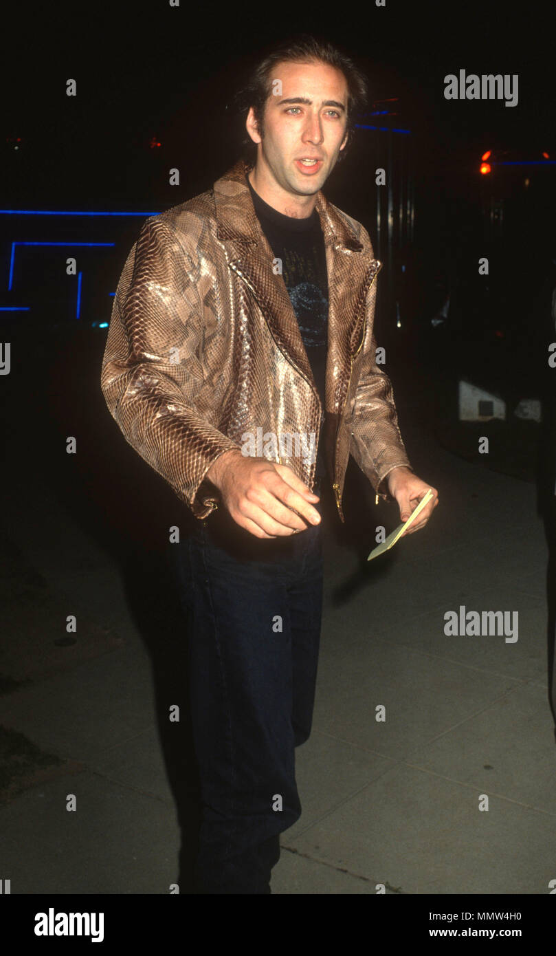 LOS ANGELES, Ca - 31. Mai: Schauspieler Nicolas Cage besucht die Los Angeles Premiere von "Total Recall" im Griffith Park Observatorium am 31. Mai 1990 in Los Angeles, Kalifornien. Foto von Barry King/Alamy Stock Foto Stockfoto