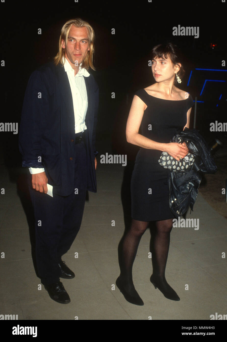 LOS ANGELES, Ca - 31. Mai: Schauspieler Julian Sands besucht die Los Angeles Premiere von "Total Recall" im Griffith Park Observatorium am 31. Mai 1990 in Los Angeles, Kalifornien. Foto von Barry King/Alamy Stock Foto Stockfoto