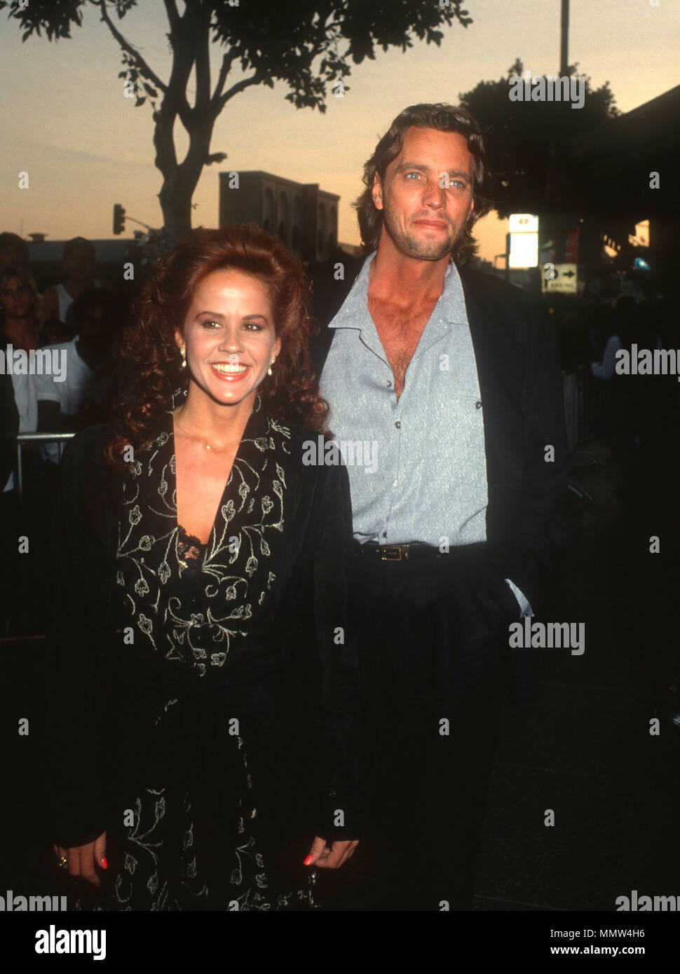 LOS ANGELES, Ca - 31. Mai: Schauspielerin Linda Blair und Gäste nehmen an der Los Angeles Premiere von "Total Recall" im Griffith Park Observatorium am 31. Mai 1990 in Los Angeles, Kalifornien. Foto von Barry King/Alamy Stock Foto Stockfoto