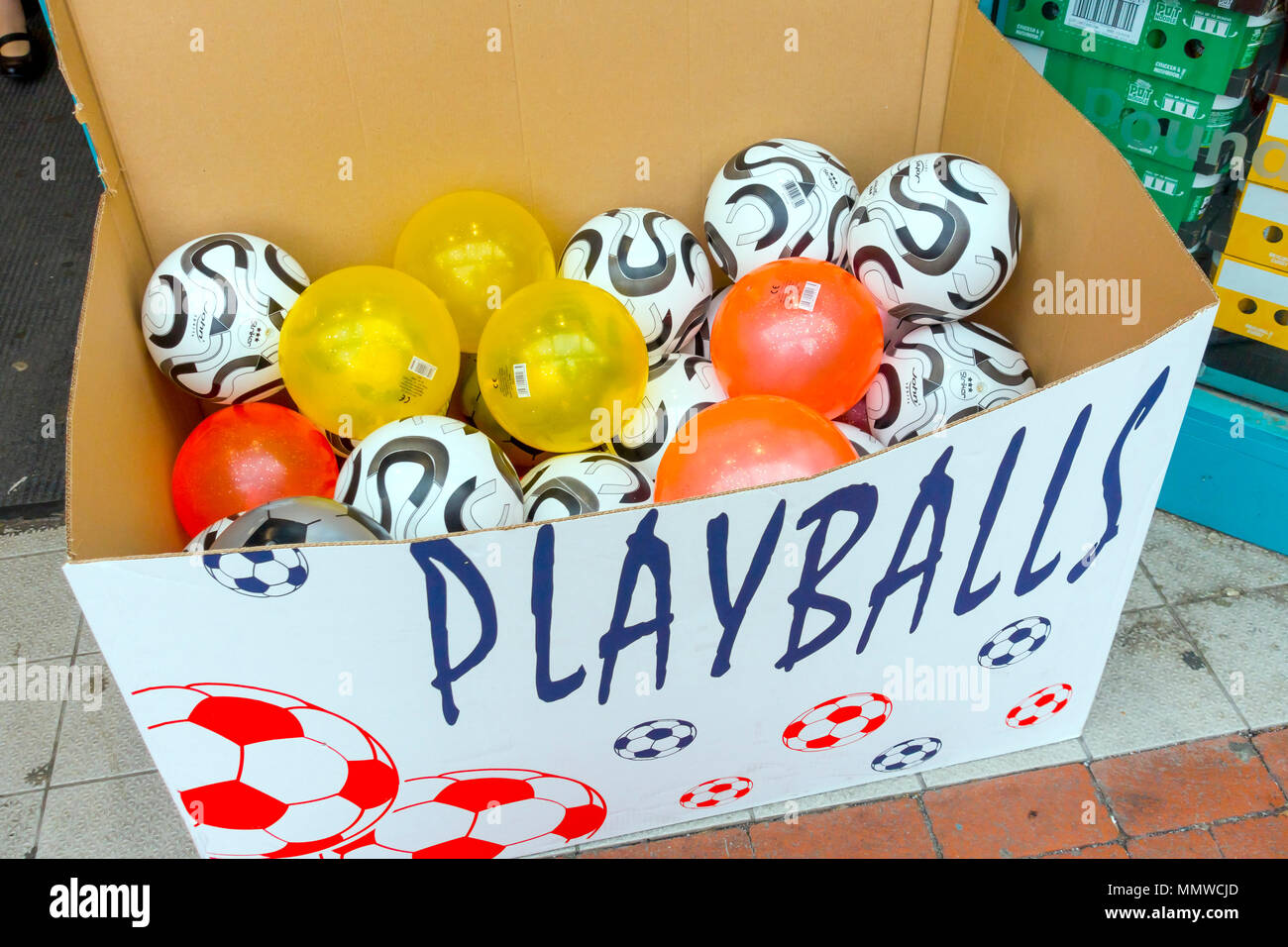 Billig mehrfarbige Fußball größe Spielen Kugeln zum Verkauf Stockfoto