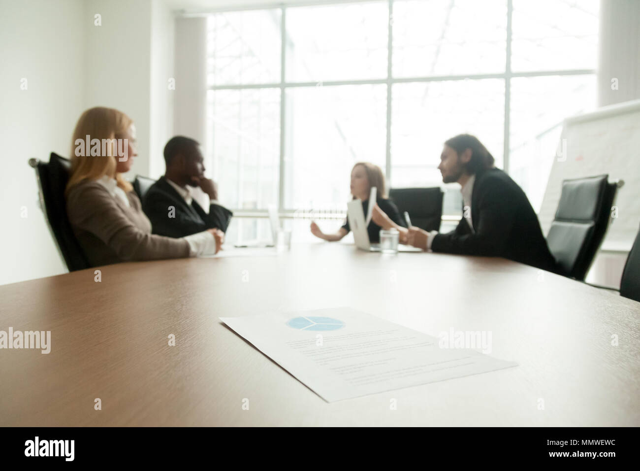 Business plan auf dem Konferenztisch mit Führungskräfte treffen in Bac Stockfoto