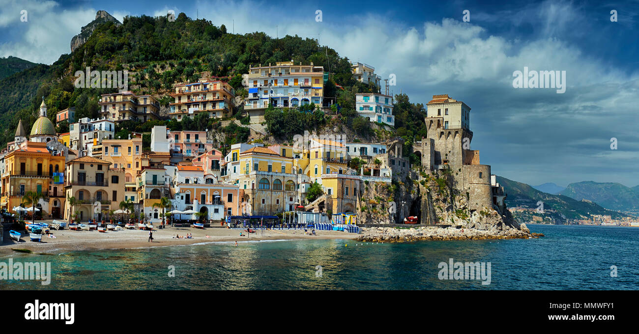 Panoramablick auf Cetara. Costiera Amalfitana. Stockfoto