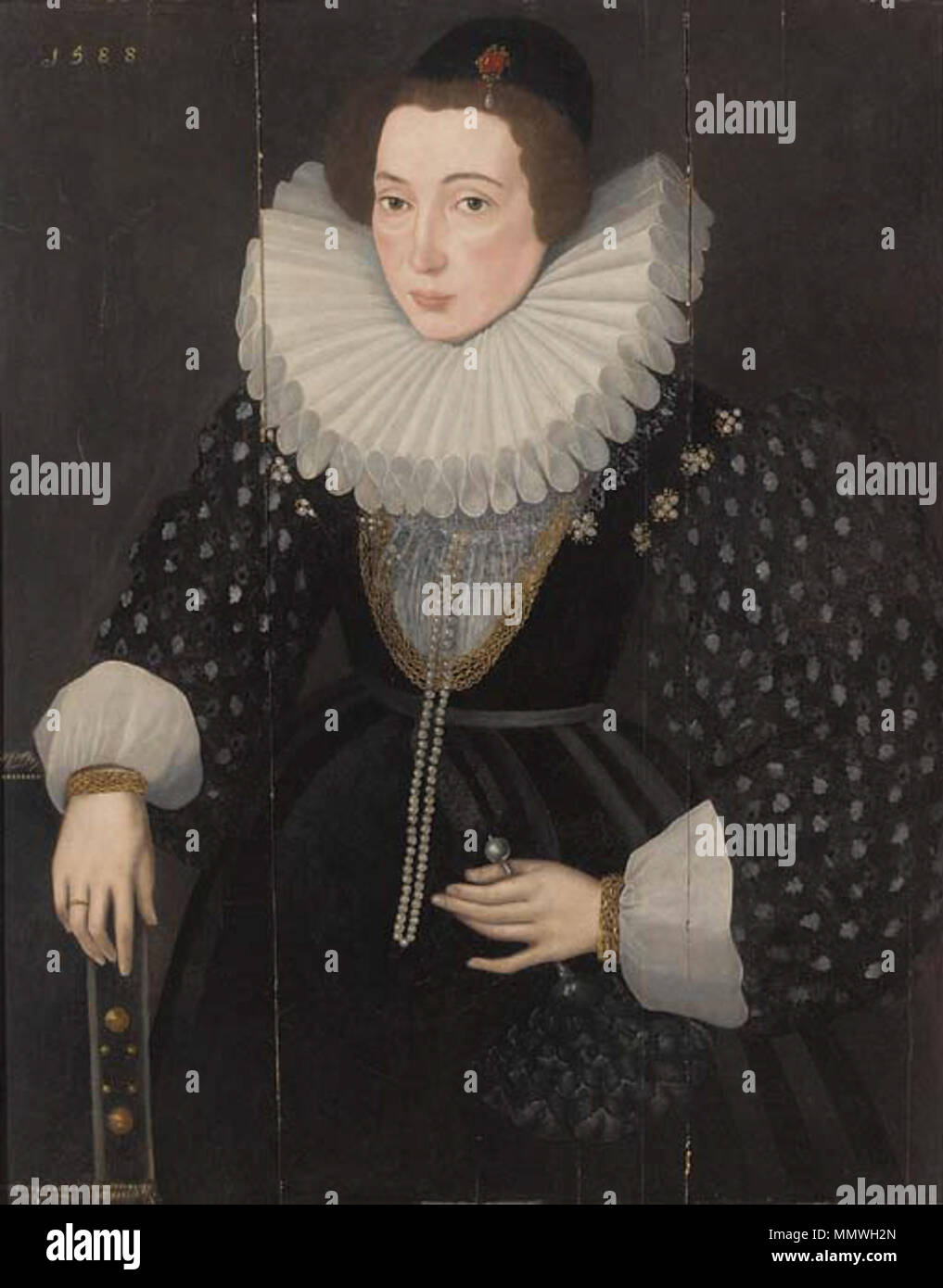 Englisch: Bildnis einer Dame, drei - Viertel - Länge, in einem schwarzen  Kleid mit goldenen Kette, Perlen Schmuck und weißen Kragen, Ruff, einen  Fächer in der linken Hand, ihren rechten Arm