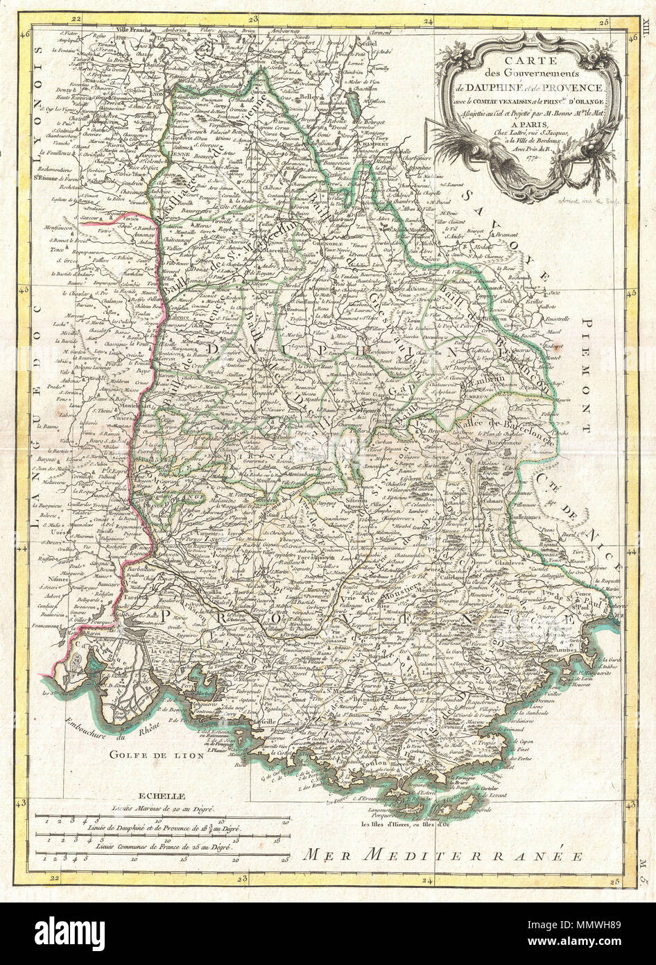 . Englisch: Ein schönes Beispiel für die Rigobert Bonne dekorative Karte der französischen Regionen der Provence und Dauphine. Abdeckungen der Region in vollem Umfang von Savoyen zum Mittelmeer und aus dem Languedoc zu schön. Diese Region, bekannt als der Spielplatz von Europas Elite, bewundert für seine atemberaubende Schönheit der Natur, Kultur, eine hervorragende Küche, herrliche Strände und fantastische Weine. Identifiziert, Nizza, Cannes, St. Tropez, Toulon, und vielen anderen Städten. Eine große dekorative Titel Kartusche erscheint in der oberen rechten Quadranten. Von R.Bonne im Jahr 1771 für die Ausgabe als Platte Nr. gezeichnet M5 in Jean Lattre's 1776 Ausgabe Stockfoto