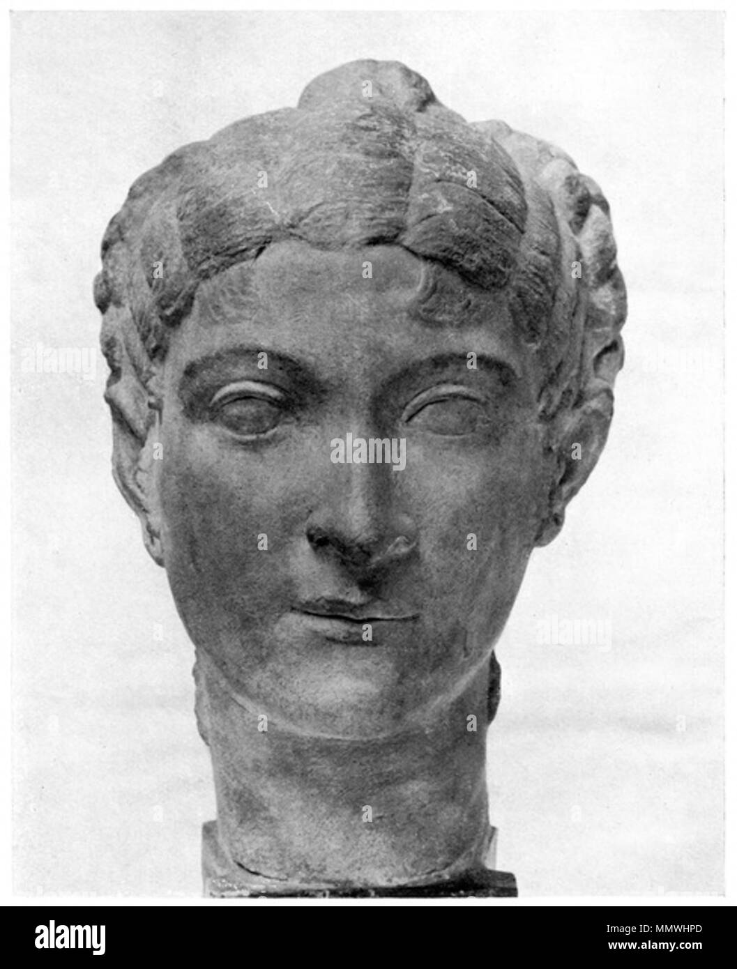 . Englisch: Eine alte römische Büste, C. 50-30 v. Chr., die eine Frau aus dem ptolemäischen Ägypten, entweder Königin Kleopatra VII. oder ein Mitglied ihrer Entourage während Ihrer 46-44 v. Chr. Besuch in Rom mit Ihrem geliebten Julius Caesar. Die Büste ist jetzt im British Museum, London. Quelle: 'Portrait', das British Museum (online Sammlung). . 1914. Foto von MacBeth im Britischen Museum, alte römische Büste aus dem 1. Jahrhundert v. Chr. Cleopatra Büste im British Museum Stockfoto