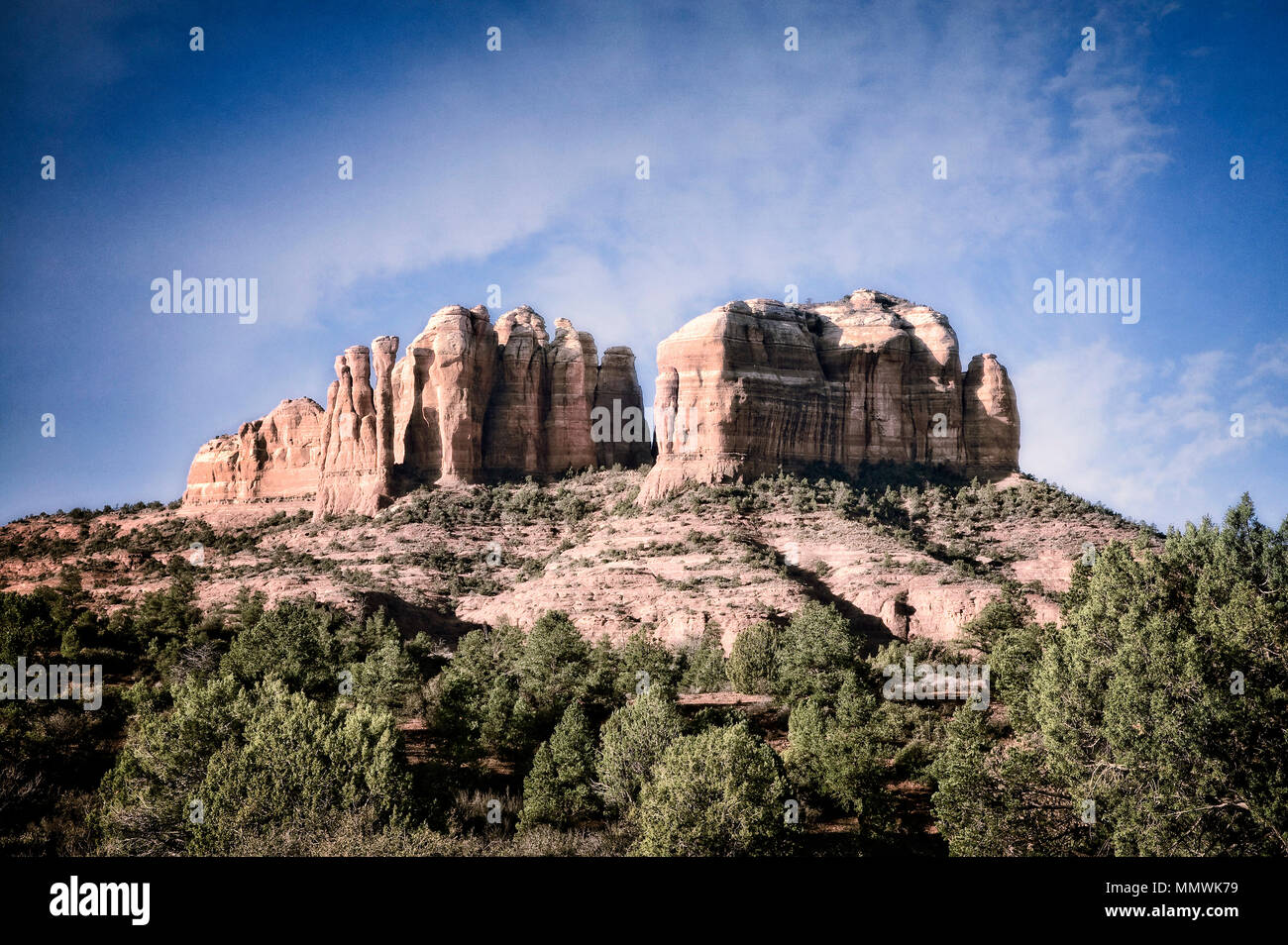 Cathedral Rocks sind eine markante Felsformation in Sedona, Arizona. Stockfoto