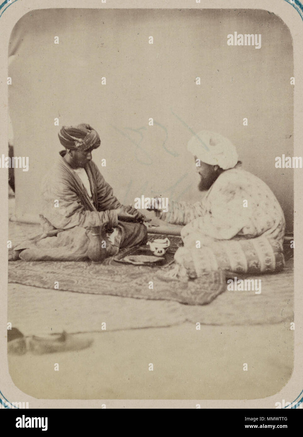 . Русский: Эта фотография входит в этнографическую Туркестанского альбома часть'' - всестороннего исследования Центральной Азии, предпринятого после того, как в 1860 - · годах в регионе установилось господство Российской империи. Альбом, созданный по распоряжению генерала Константина Петровича фон Кауфмана (1818-1882 Годы), первого генерал - губернатора российского Туркестана, состоит из шести томах четырех частей в: "Часть археологическая" (два тома), "Часть этнографическая" (два тома), "Часть промысловая" (один том) и "Часть историческая" (один том). Основным составителем альбома был российский Stockfoto