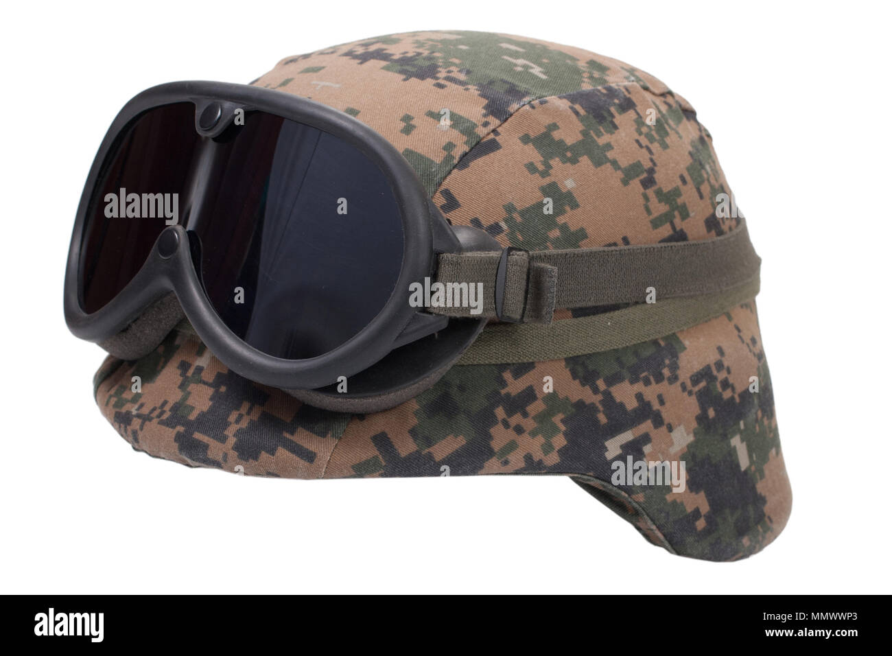 Us-marines Kevlar Helm mit Camouflage Cover und Schutzbrille Stockfoto