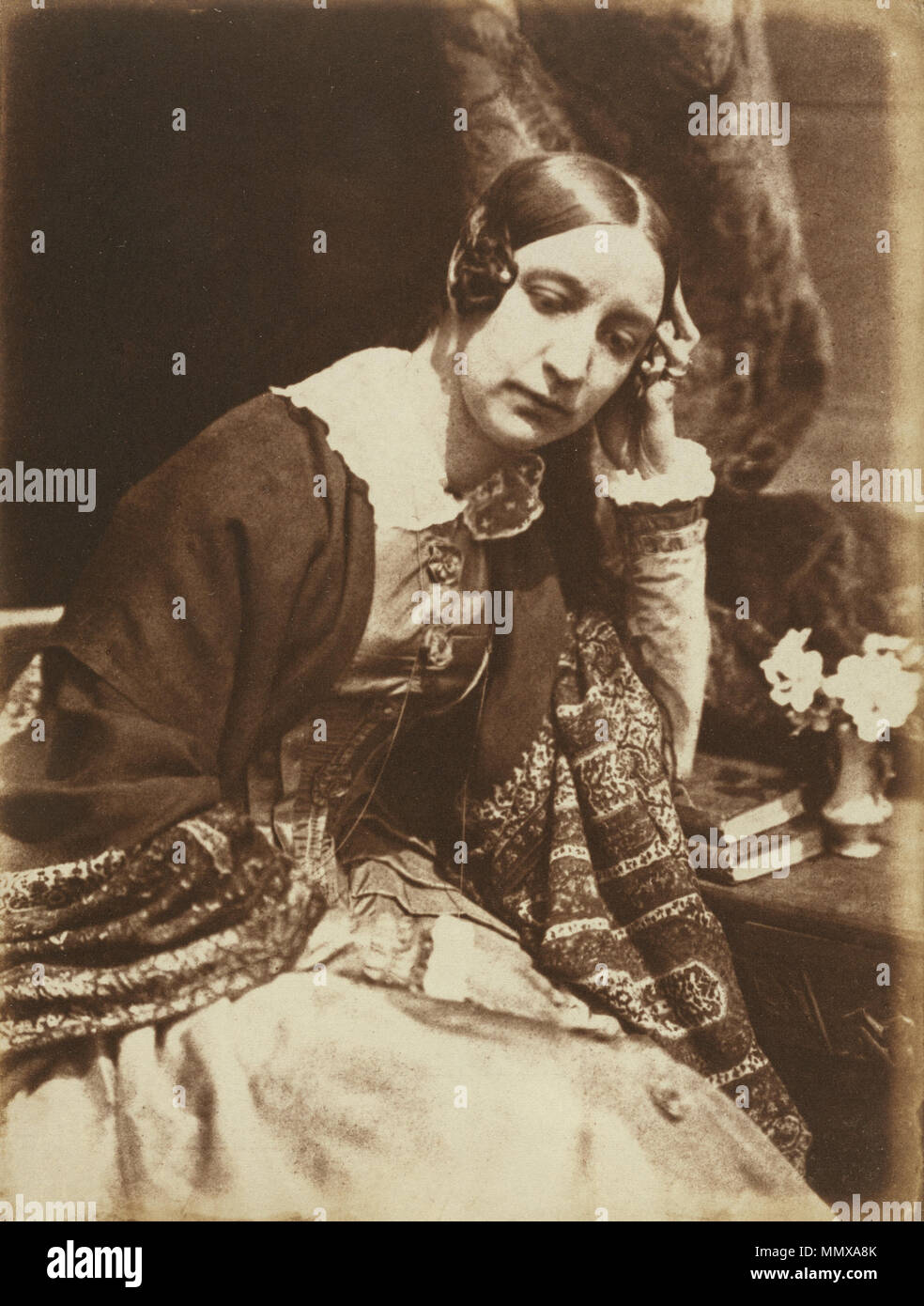 . Englisch: Calotype Foto von Elizabeth Rigby (später Elizabeth, Lady Eastlake). [Miss Elizabeth Rigby]; Hill & Adamson, Scottish, aktiv 1843 - 1848; 1844 - 1845; gesalzen Papier drucken sie aus einem Calotype negativ; Bild: 21 x 15,9 cm (8 1/4 x 6 1/4 in.), Mount: 35,9 x 27,5 cm (14 1/8 x 10 13/16 in.); 84. XP. 460.7 Elizabeth Eastlake c 1847 Stockfoto