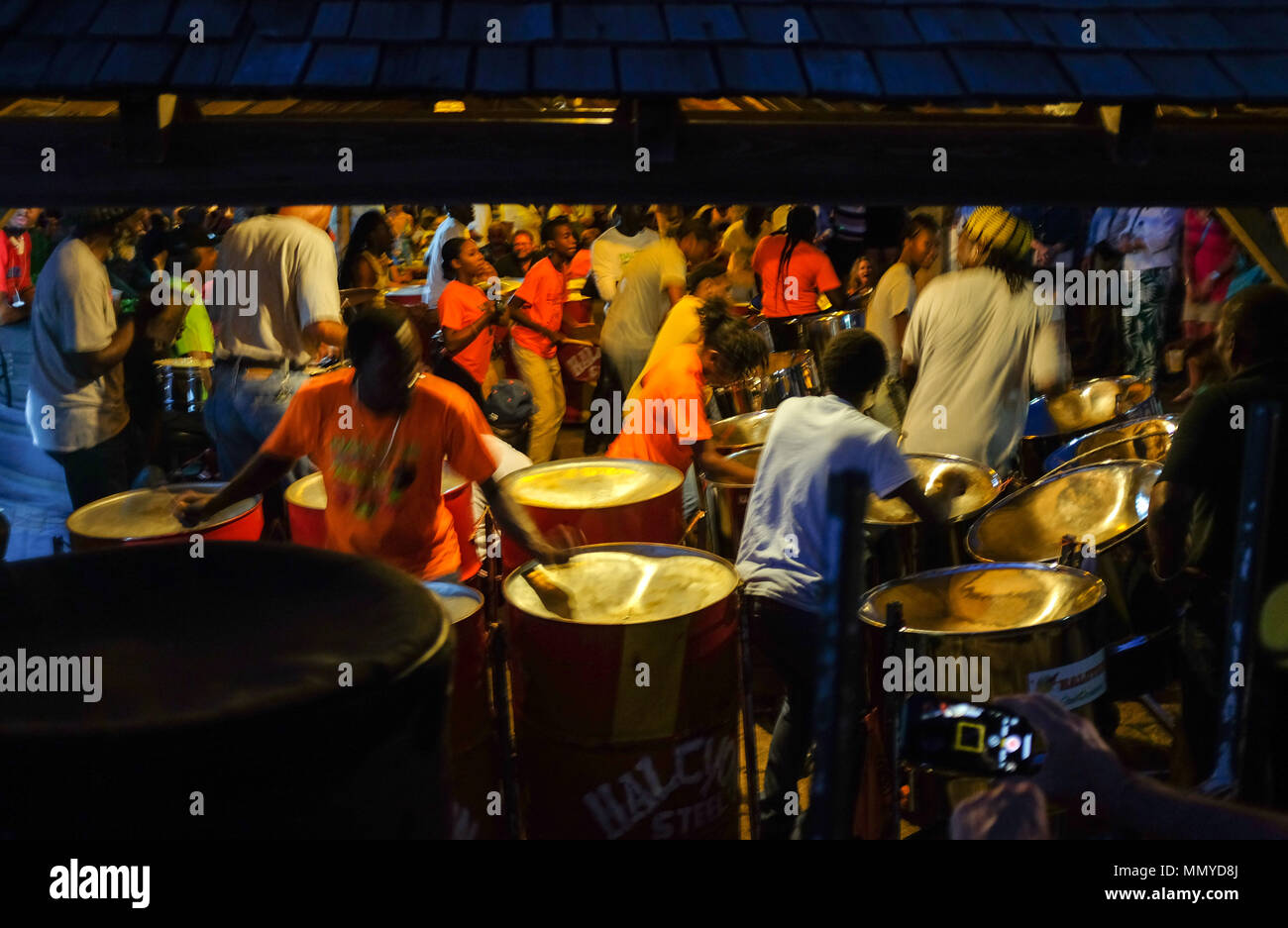 Antigua Inseln der Kleinen Antillen in der Karibik West Indies - Shirley Heights Halcyon Steel Band Orchester Stockfoto