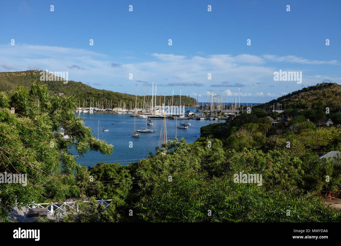 Antigua Inseln der Kleinen Antillen in der Karibik West Indies - Yachten an Nelsons Dockyard in englischer Hafen für Antigua Sailing Week Stockfoto