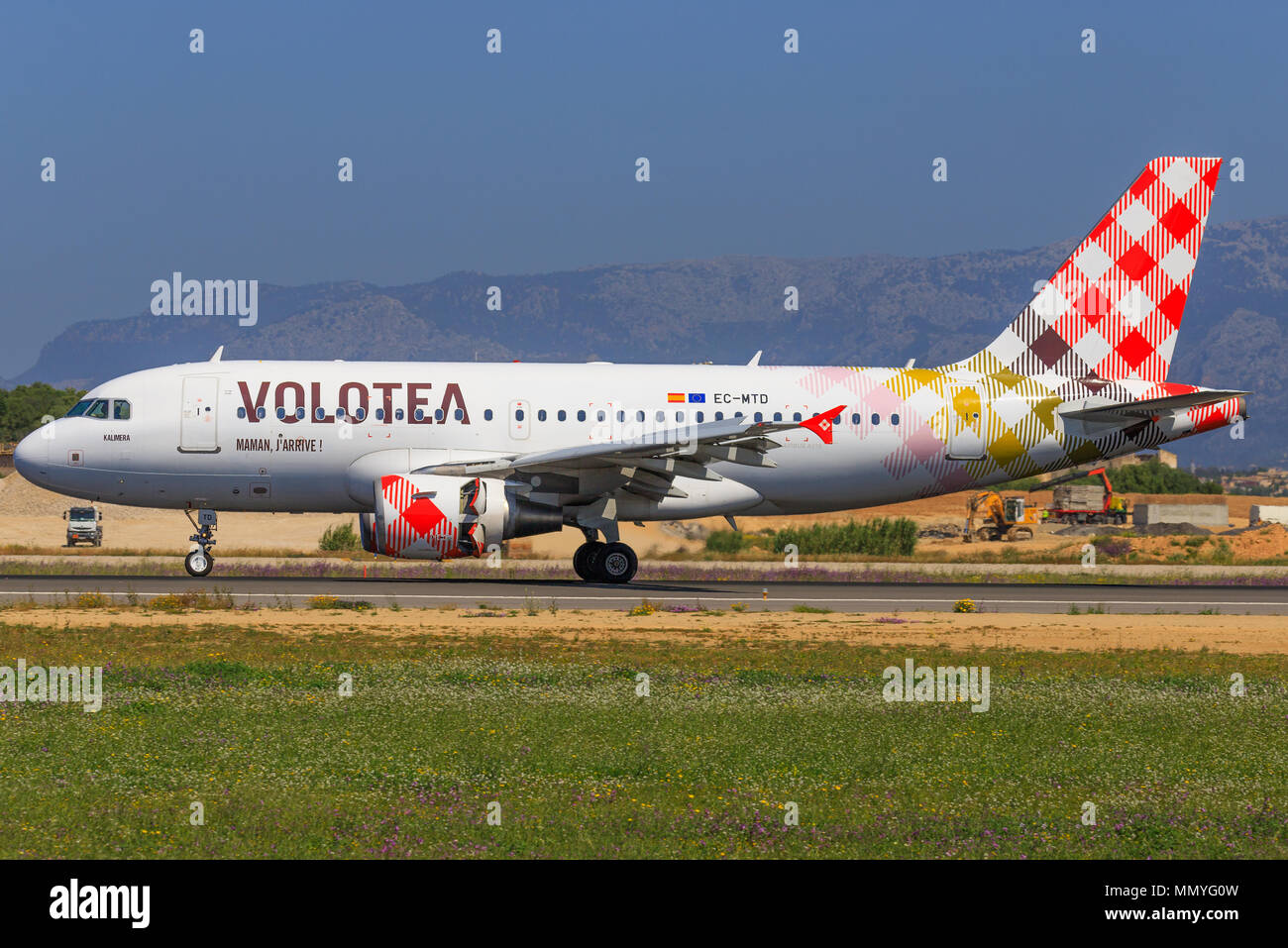 Mallorca, Spanien Mai 18 2018: Airbus A320 von volotea Landung auf der schönen Insel in Spanien Stockfoto