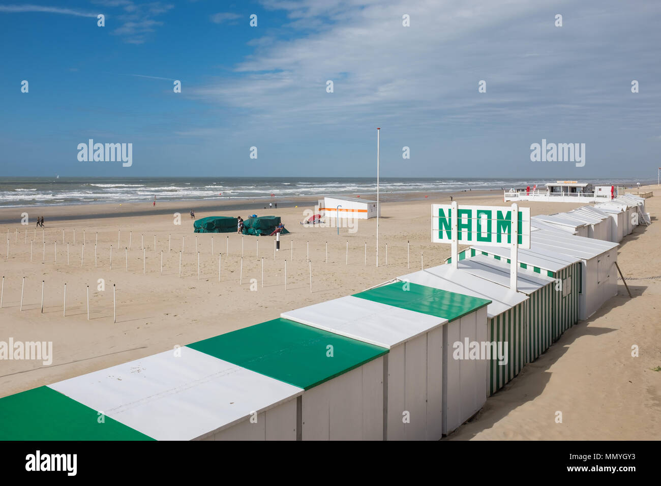 Bunte Badehauschen Am Strand Von De Haan In Belgien Stockfotografie Alamy
