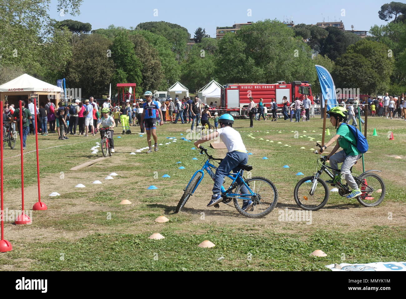 Kinder Radfahren Sport Stockfoto