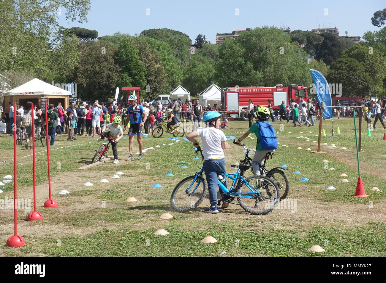 Kinder Radfahren Sport Stockfoto