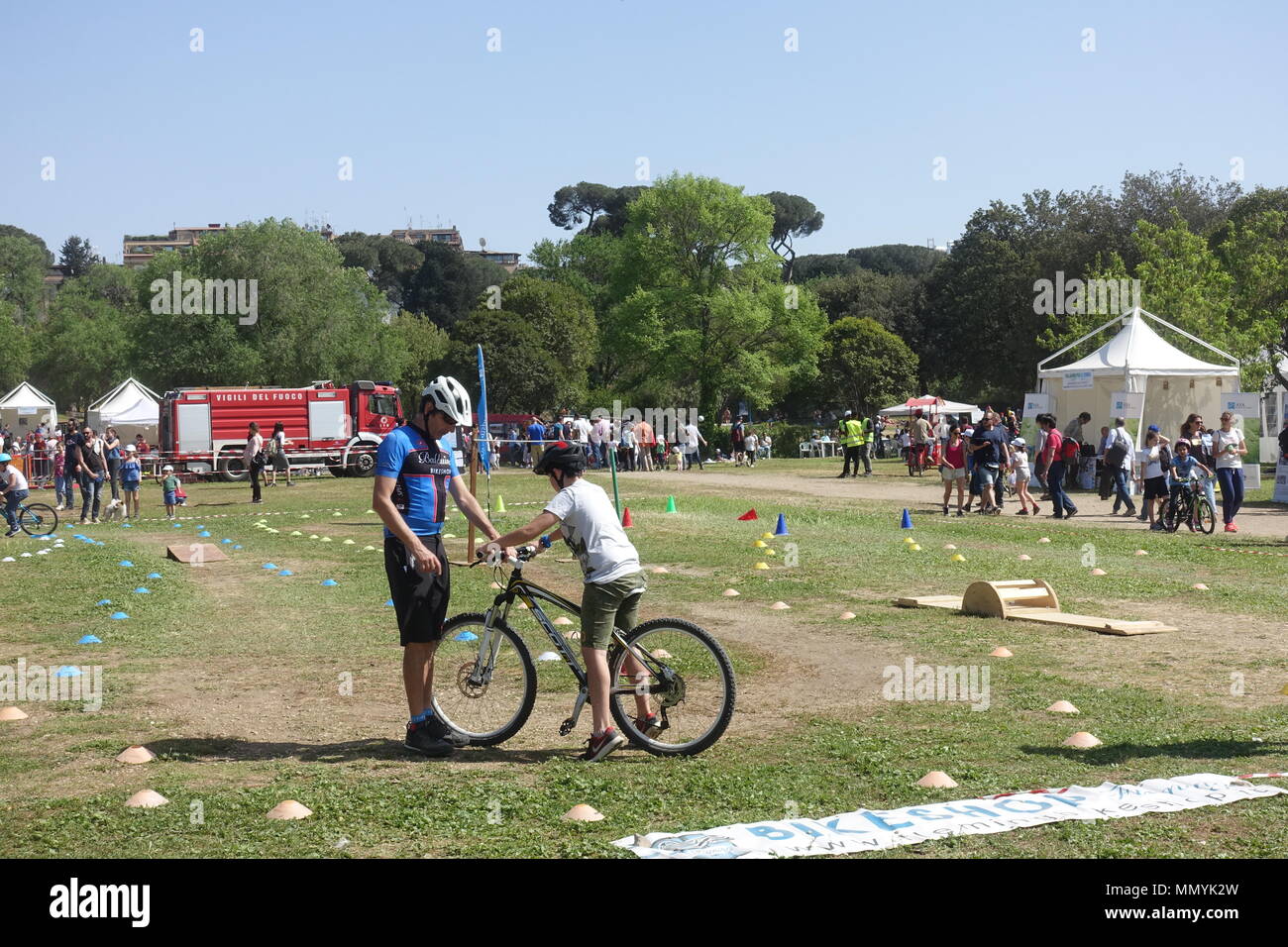 Kinder Radfahren Sport Stockfoto