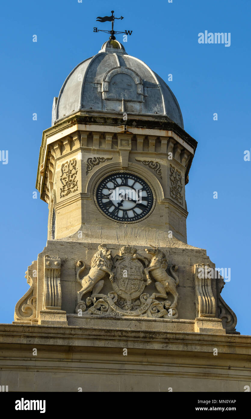 Nahaufnahme der Uhrturm auf dem Alten Custom House in Cardiff Bay in der Nähe von Llanberis. Einst ein wichtiger maritimen Gebäude, es ist heute ein Restaurant. Stockfoto