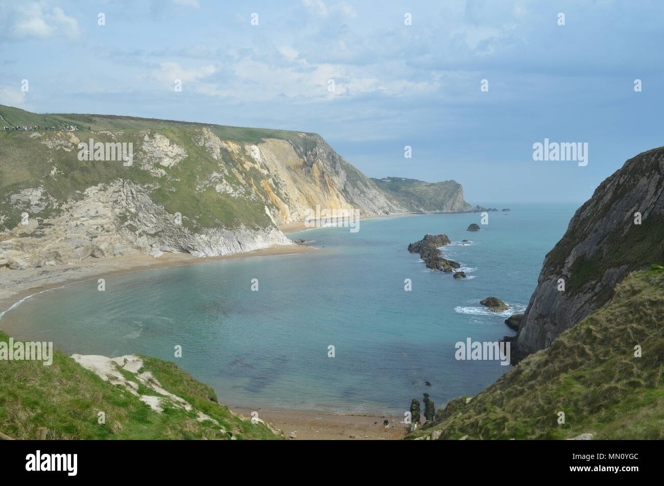 Mann des Krieges Bucht umschließt Man O' War Bucht an der Küste von Dorset im Süden von England zwischen den Landzungen von Durdle Door im Westen und Osten Krieg Mann-O Stockfoto