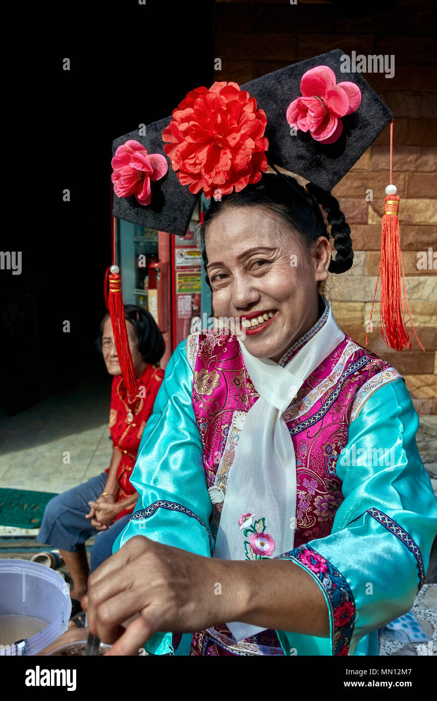 Frau mit traditionellen chinesischen Kostüm, China Town, Thailand, Stockfoto