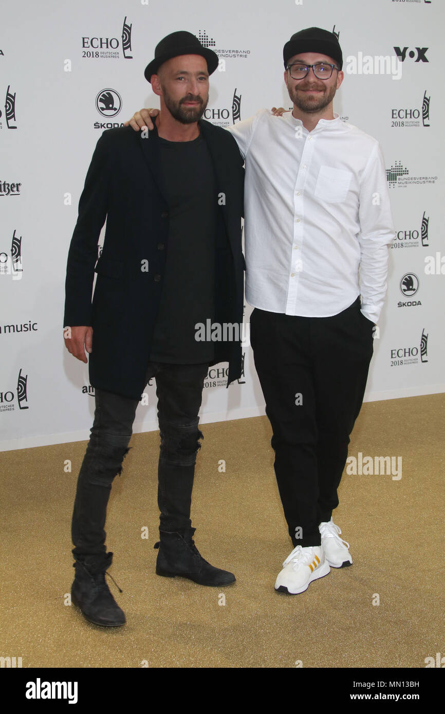Ein foto von ihm ohne cap könnte ein hinweis sein mark forster ist wieder auf der jagd nach jungen gesangstalenten! Mark Forster Ohne Cap - Echo Music Awards 2018 Bei Der Messe Messe Ankunft Mit Gentleman Und Mark Forster Wo Berlin Deutschland Wann 13 Apr 2018 Credit Becher Wenn Com Stockfotografie Alamy
