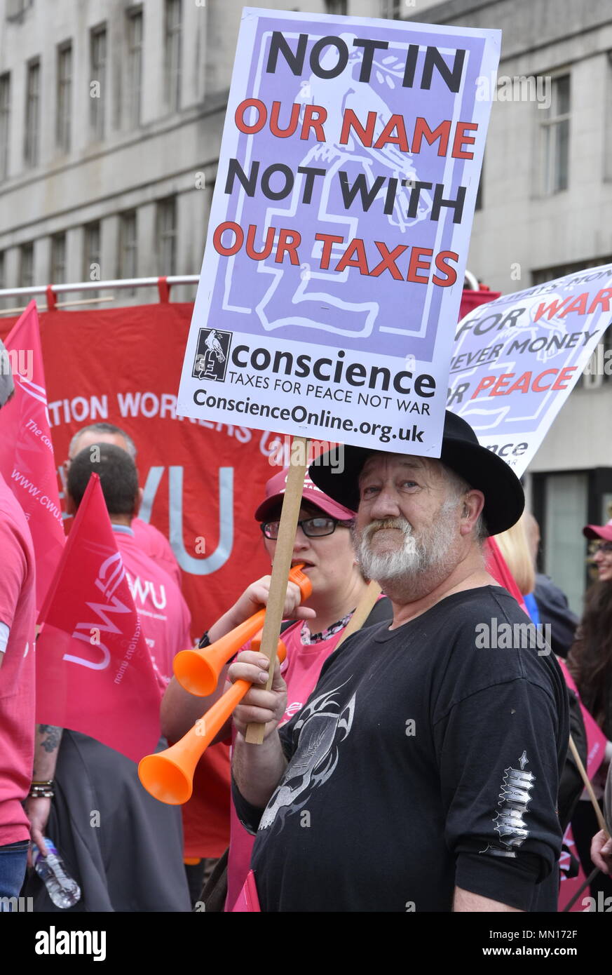 London, Großbritannien. 12. Mai 2018. Mitglieder der Unite Union marschieren auf der TUC März und Rallye. Proteste gegen die aktuelle Politik der Regierung haben sich große Massen von Menschen, Gruppierungen und Gewerkschaften in London im März 'NewDeal" in London### TimeUpTories TUCnewdeal NewDeal ##TUCnewdeal tradeunion. Kredit: Kredite: Marcin Marcin Libera Libera/Alamy leben Nachrichten Stockfoto