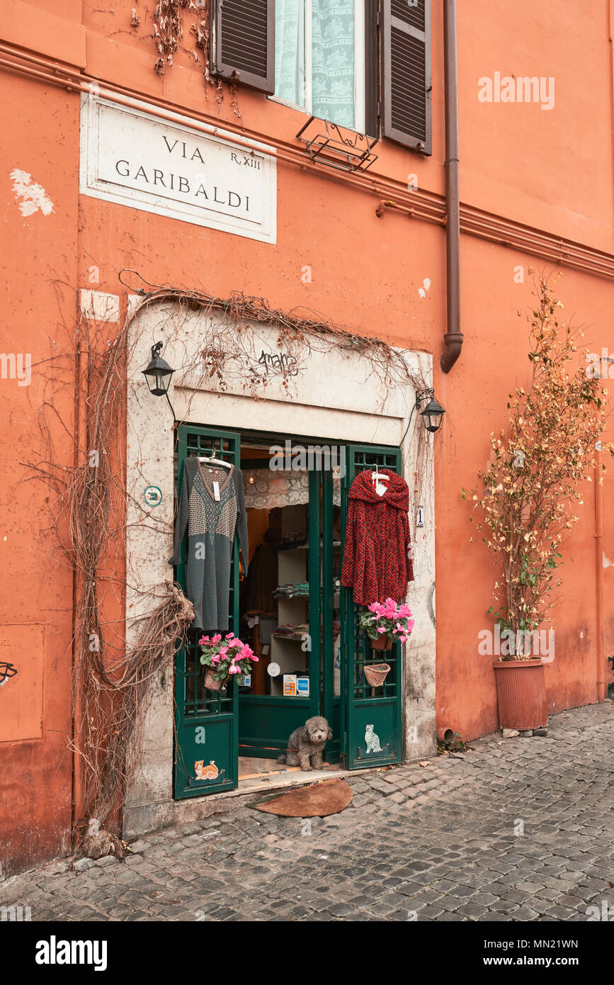 Rom, Trastevere, netter Laden für Touristen Stockfoto