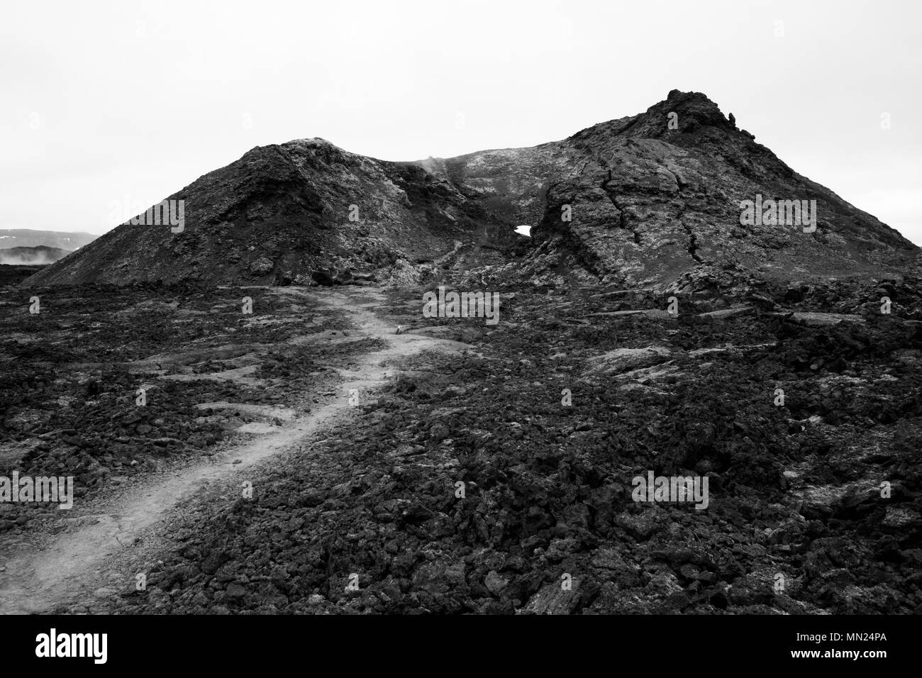 Schwarze Lavafelder in der Nähe des Leirhnjukur aus der letzten Eruption 1984, Island. Stockfoto