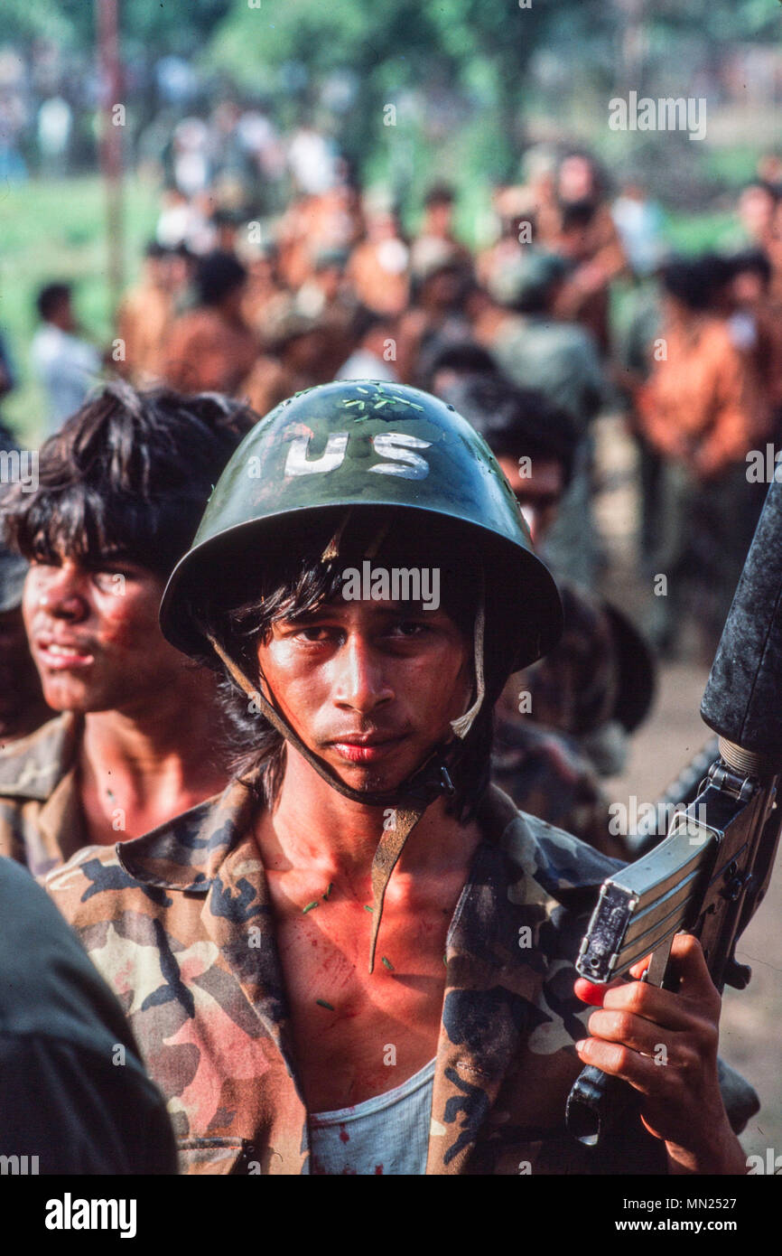 Managua, Nicaragua, Juni 1986; Als Training der Sandinistischen FSLN Armee setzt einen fiktiven US-Invasion von Managua. Stockfoto