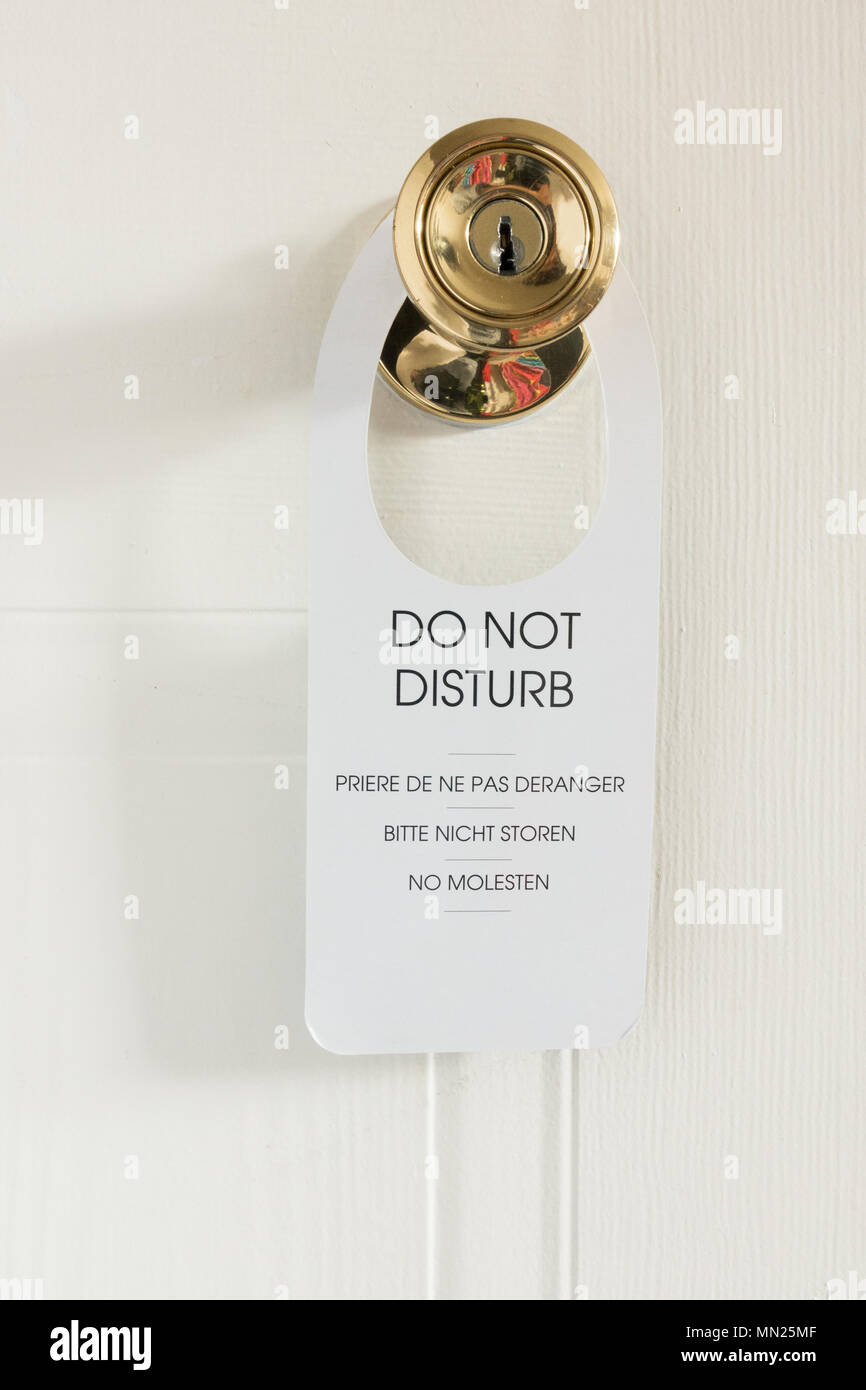 Bitte nicht stören"-Schild an der Schlafzimmer Tür Hotel Stockfoto