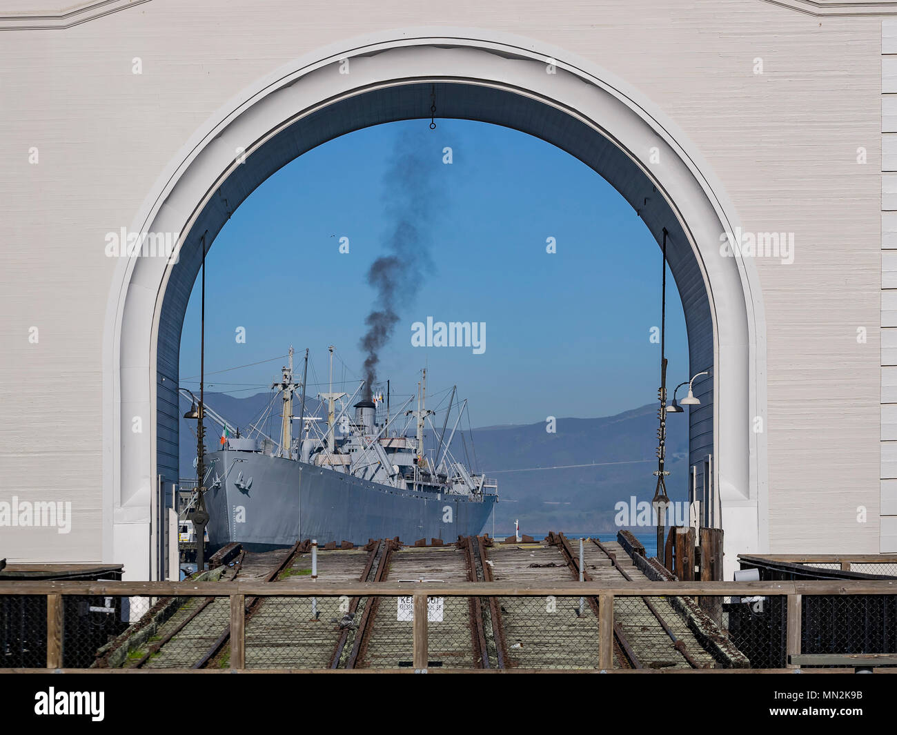 Großen Bogen und USS Pampanito Schlachtschiff in San Francisco Stockfoto