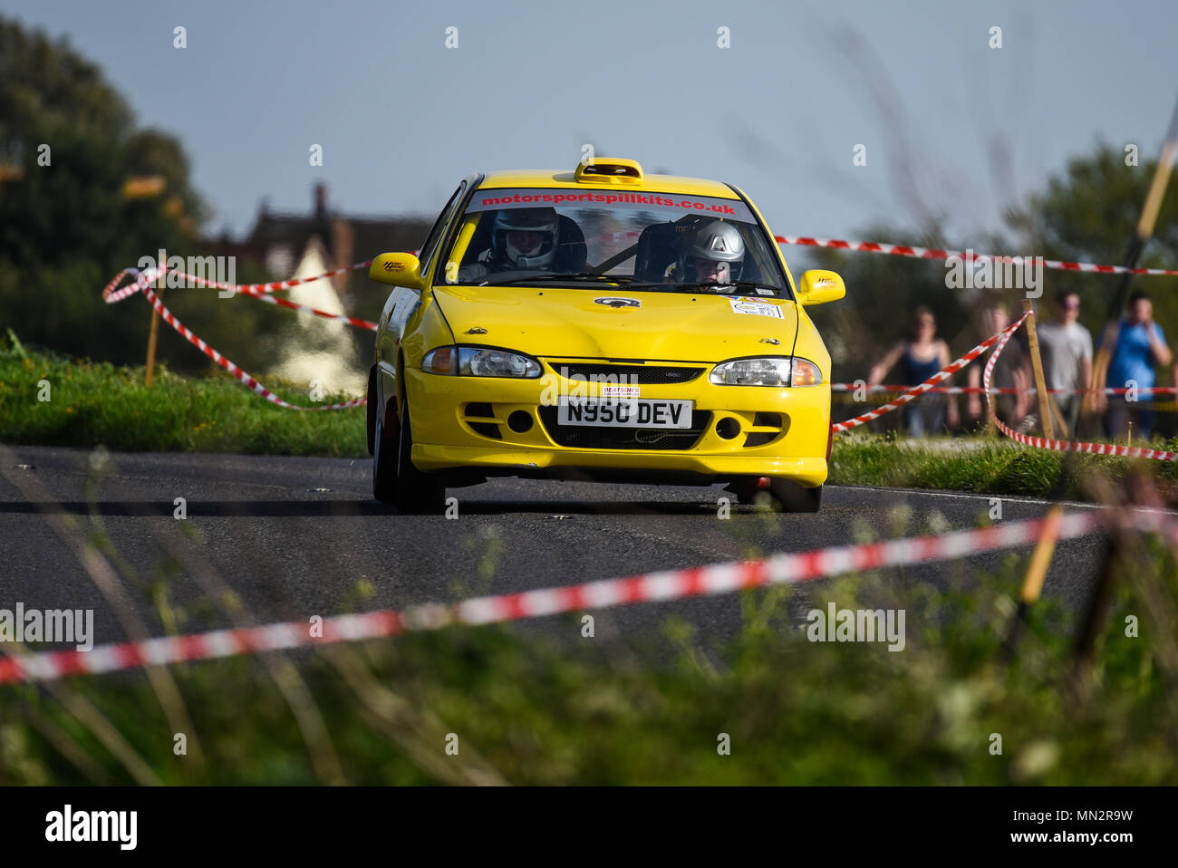 Chris Woodcock Waldschnepfe co Treiber Treiber Heidi racing Proton Compact in der geschlossenen öffentlichen Straße Corbeau Sitze Auto Rallye Tendring und Clacton, Essex, Großbritannien Stockfoto