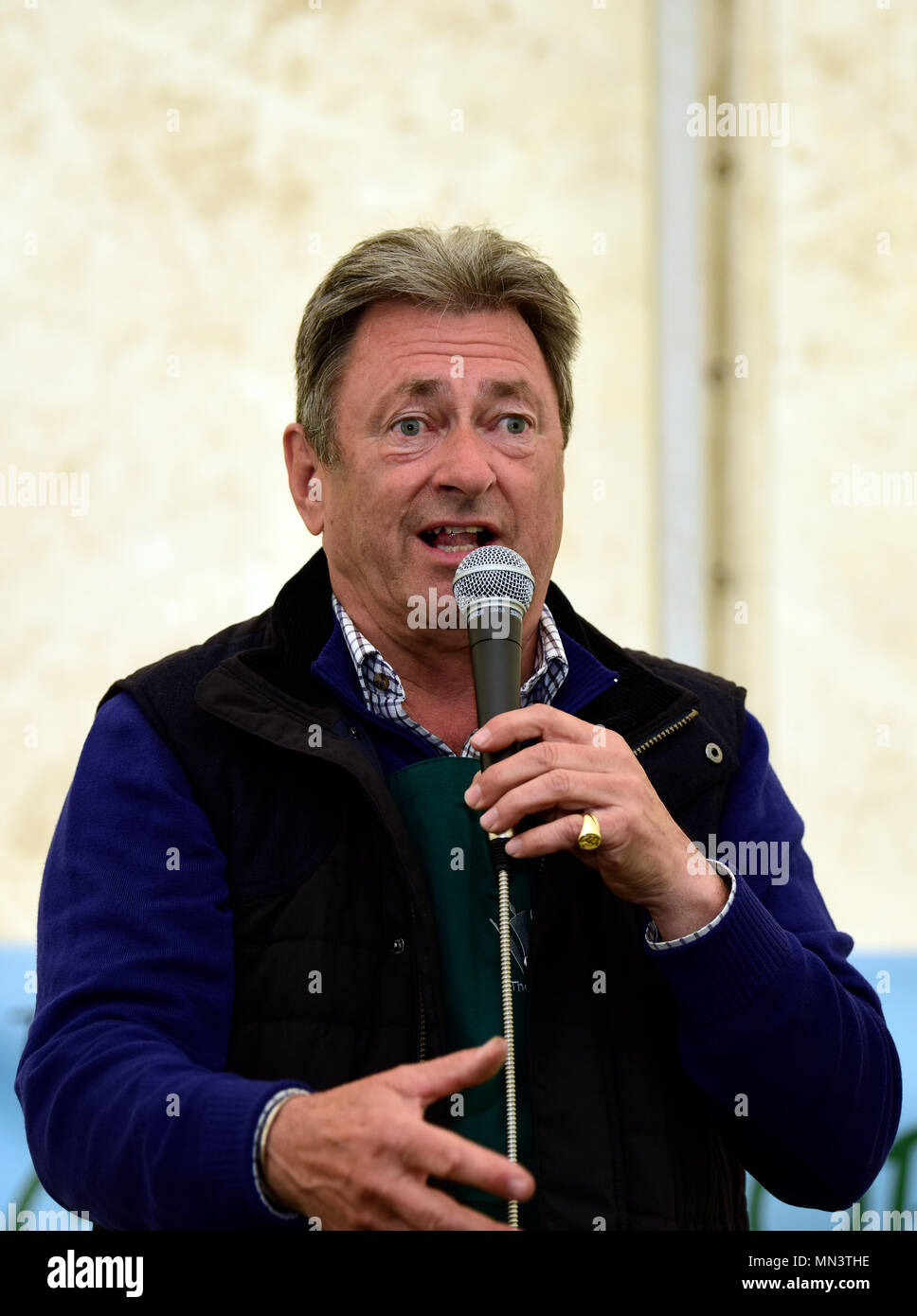 Garten moderator alan titchmarsh Fotos und Bildmaterial in hoher
