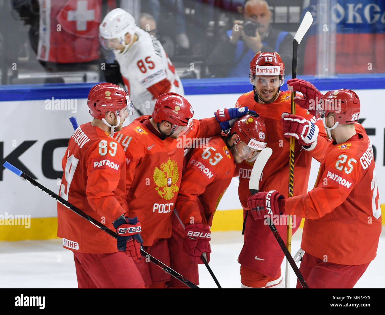 Spieler der Russischen Eishockey Nationalmannschaft ein Ziel bei der Eishockey-WM match Russland feiern vs Schweiz, in Kopenhagen, Dänemark, 12. Mai 2018. (CTK Photo/Ondrej Deml) Stockfoto