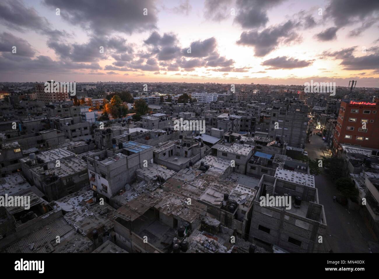 (180514) - GAZA, 14. Mai 2018 (Xinhua) - Foto am 13. Mai, 2018 zeigt eine allgemeine Ansicht der Jabalia camp für palästinensische Flüchtlinge, nördlichen Gazastreifen. Die NAKBA Tag, oder der "Tag der Katastrophe", die am 15. Mai wird von den Palästinensern, in Erinnerung an die gewaltsame Übernahme von zwei Drittel der palästinensischen Bevölkerung und ethnische Säuberungen von mindestens 418 Dörfer als Ergebnis des Krieges 1948 markiert. (Xinhua / Wissam Nassar) (zxj) Stockfoto