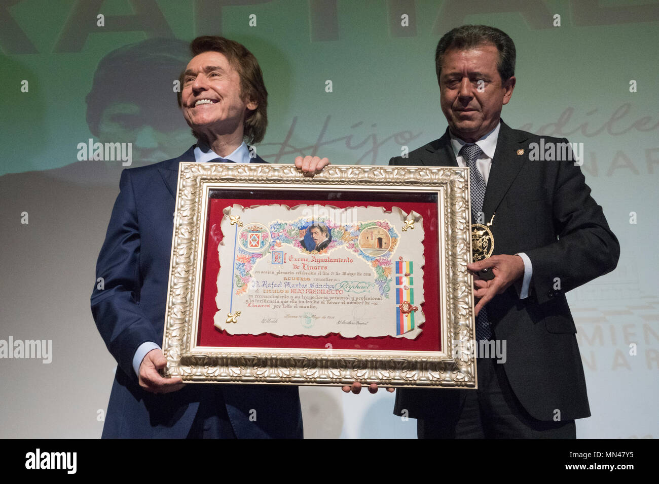 Raphael und Frau Natalia Figueroa besucht Hijo Predilecto Zeremonie, in Linares, Jaen, am Montag, 14, Mai 2018. 692/Cordon drücken Sie Stockfoto