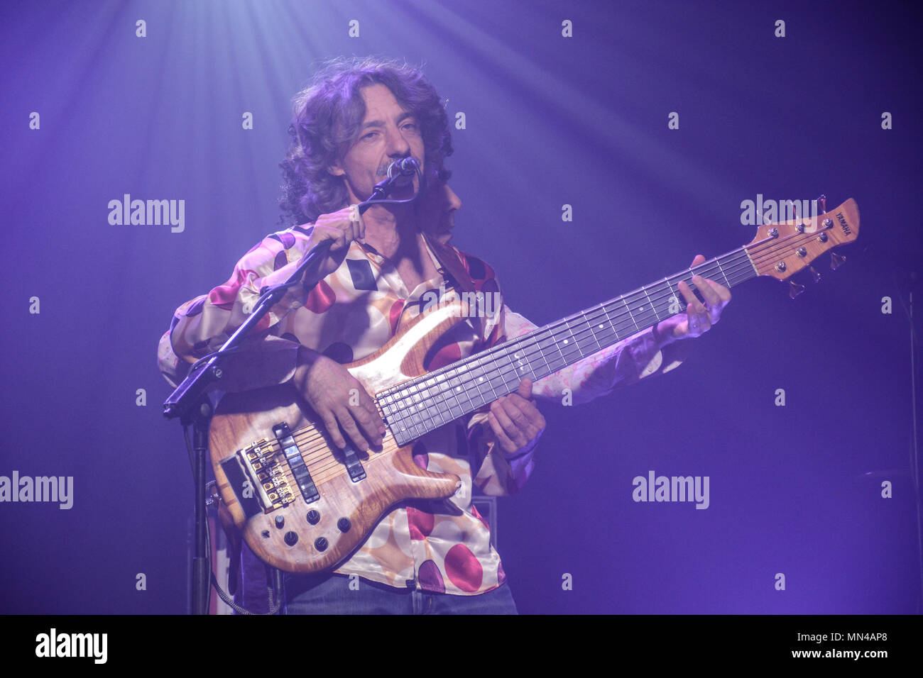 Neapel, Italien. 14 Mai, 2018. Die Italienischen comic Rock Band Elio E Le storie TESE auf der Bühne im Casa della Musica in Neapel, Italien für Ihre letzte Tour "Tour d'Addio". Credit: Mariano Montella/Alamy leben Nachrichten Stockfoto