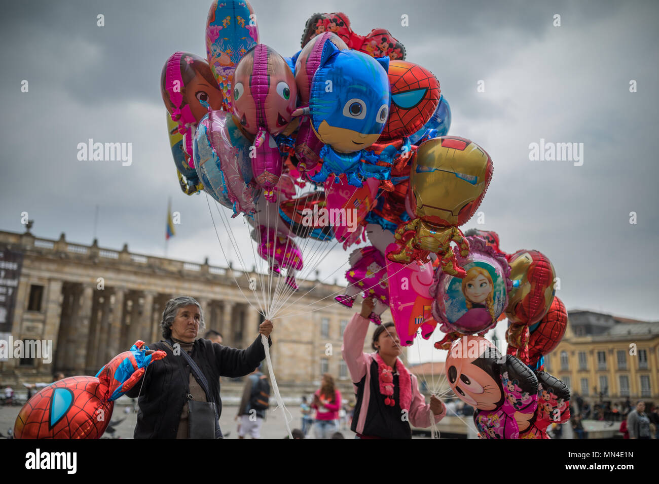 Luftballons für den Verkauf in der Plaza de Bolivar, Bogota, Kolumbien, Südamerika Stockfoto