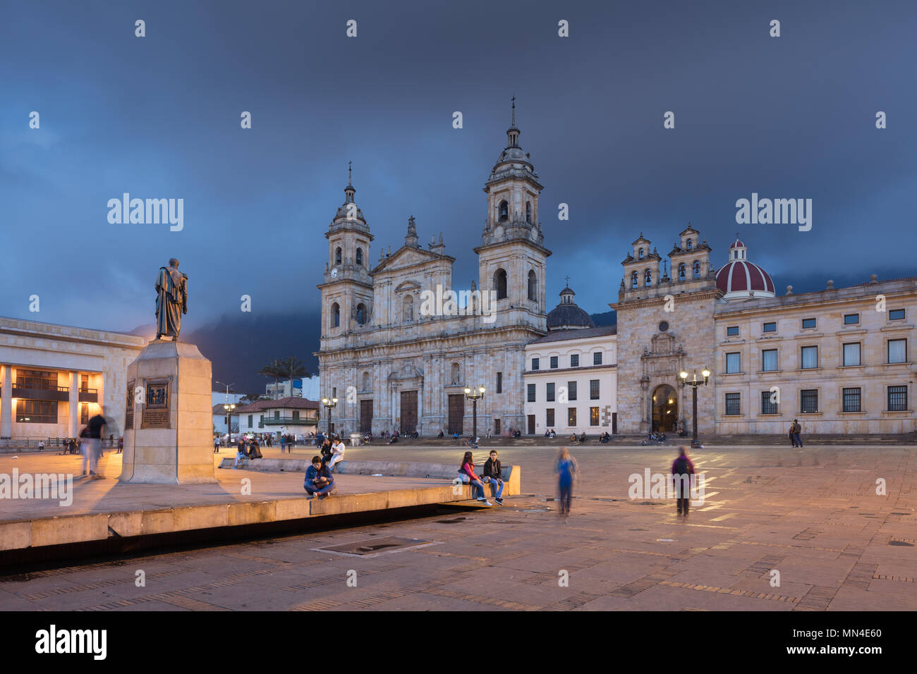 Plaza de Bolivar in der Dämmerung, Bogota, Kolumbien Stockfoto
