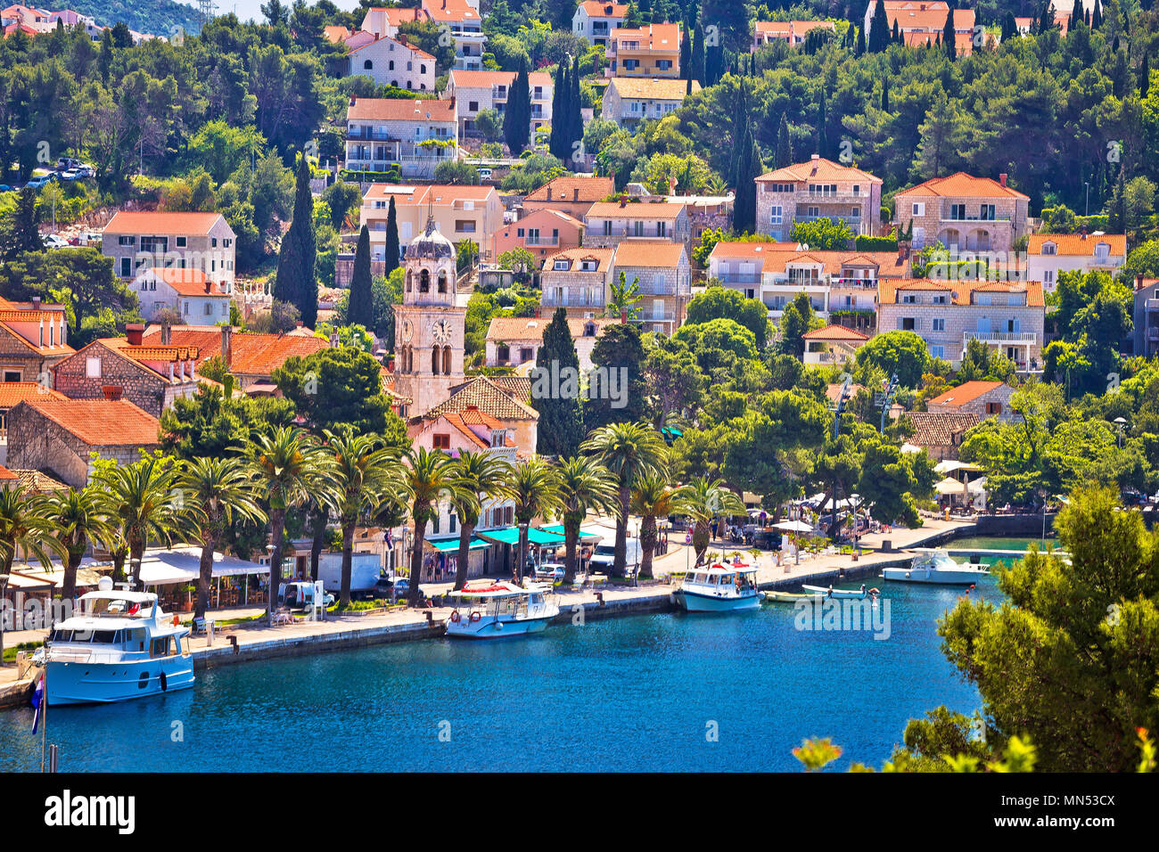 Stadt Cavtat mit Blick aufs Wasser, Süd Dalmatien, Kroatien Stockfoto Stadt Cavtat mit Blick aufs Wasser, Süd Dalmatien, Kroatien Stockfoto