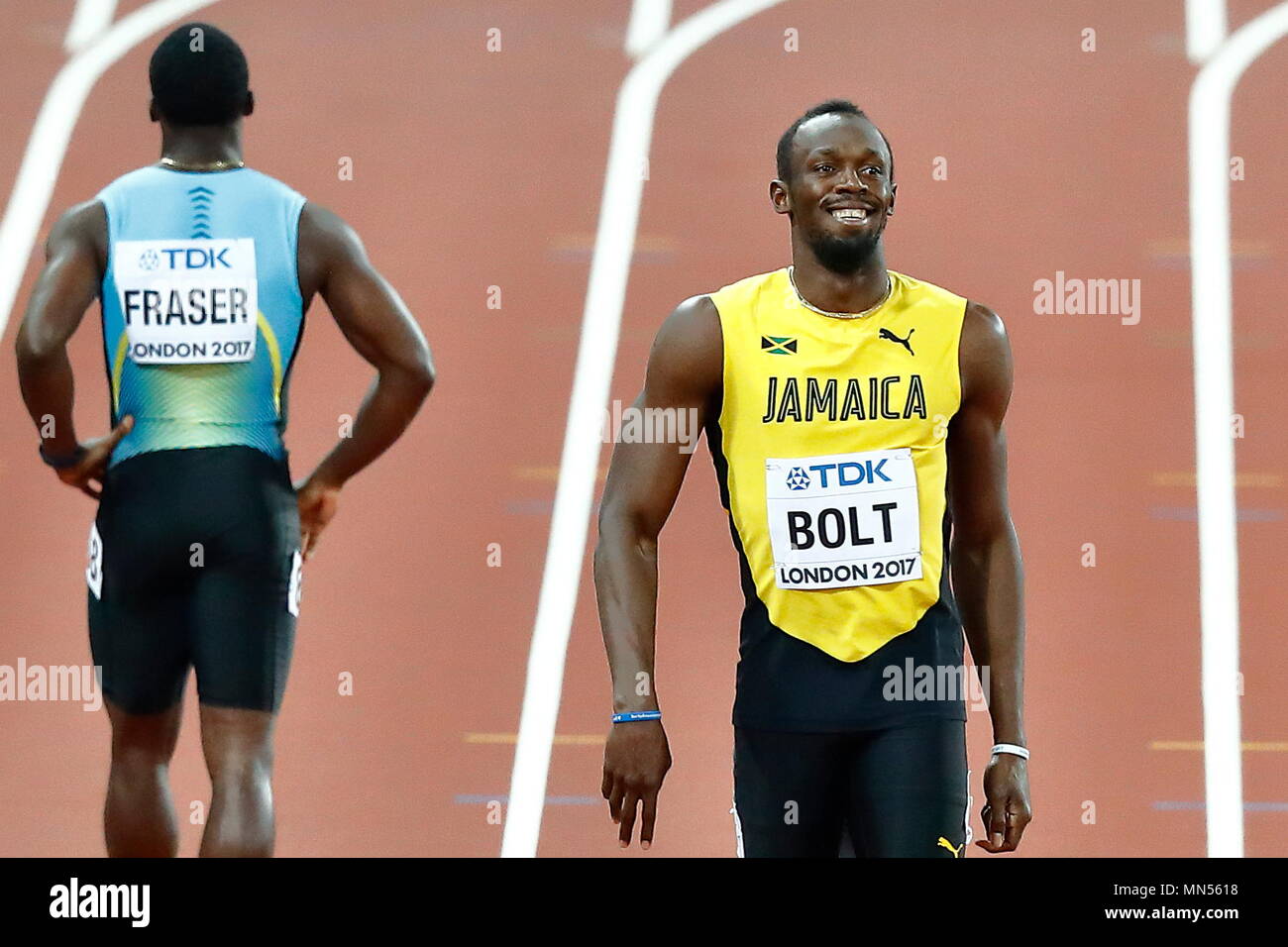 LONDON, ENGLAND - AUGUST 04: Usain Bolt aus Jamaika reagiert auf die Massen Beifall beim Aufwärmen für Wärme 6 von Runde 1 der Männer 100 Meter am Tag eins des 17. IAAF Leichtathletik WM 2017 in London an der London Stadion am 4. August 2017 in London, Vereinigtes Königreich. Foto von Paul Cunningham Stockfoto