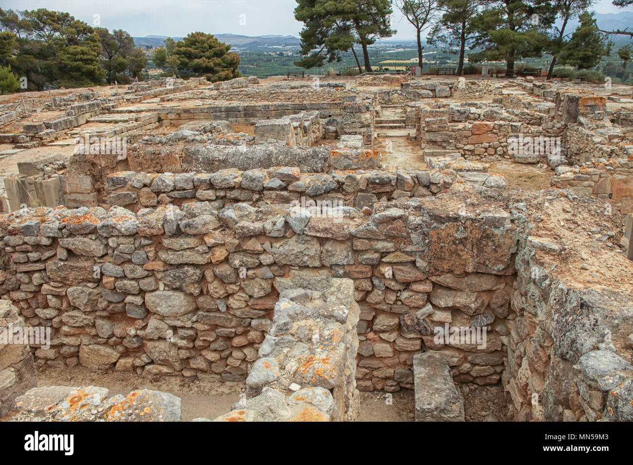 Teile von Phaistos, Kreta, einer antiken minoischen Stadt von etwa 2000 v. Chr. Stockfoto