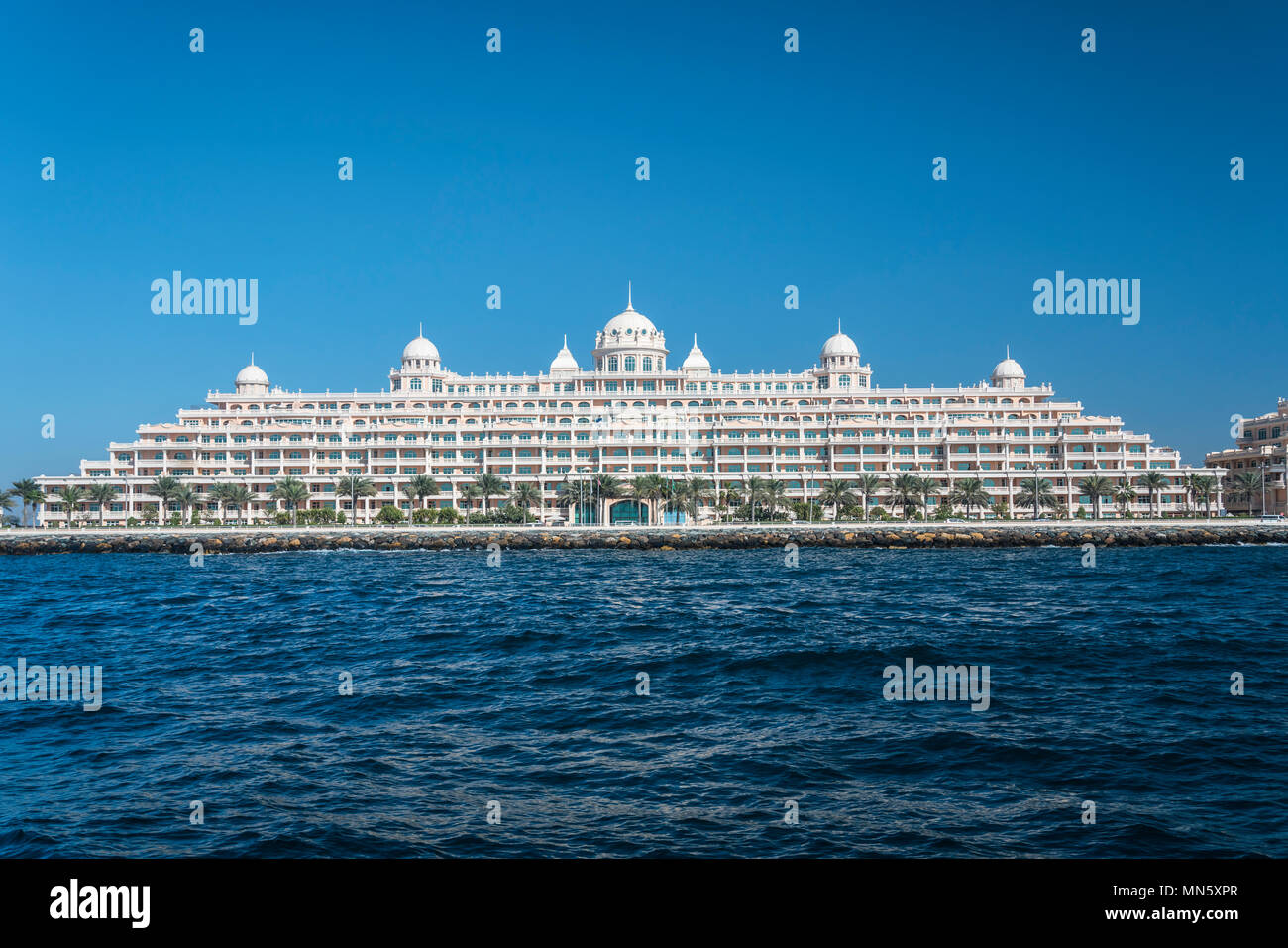 Das Kempinski Hotel und Residenzen auf der Palm Jumeirah Inseln vor der Küste von Dubai, Vereinigte Arabische Emirate, Naher Osten. Stockfoto