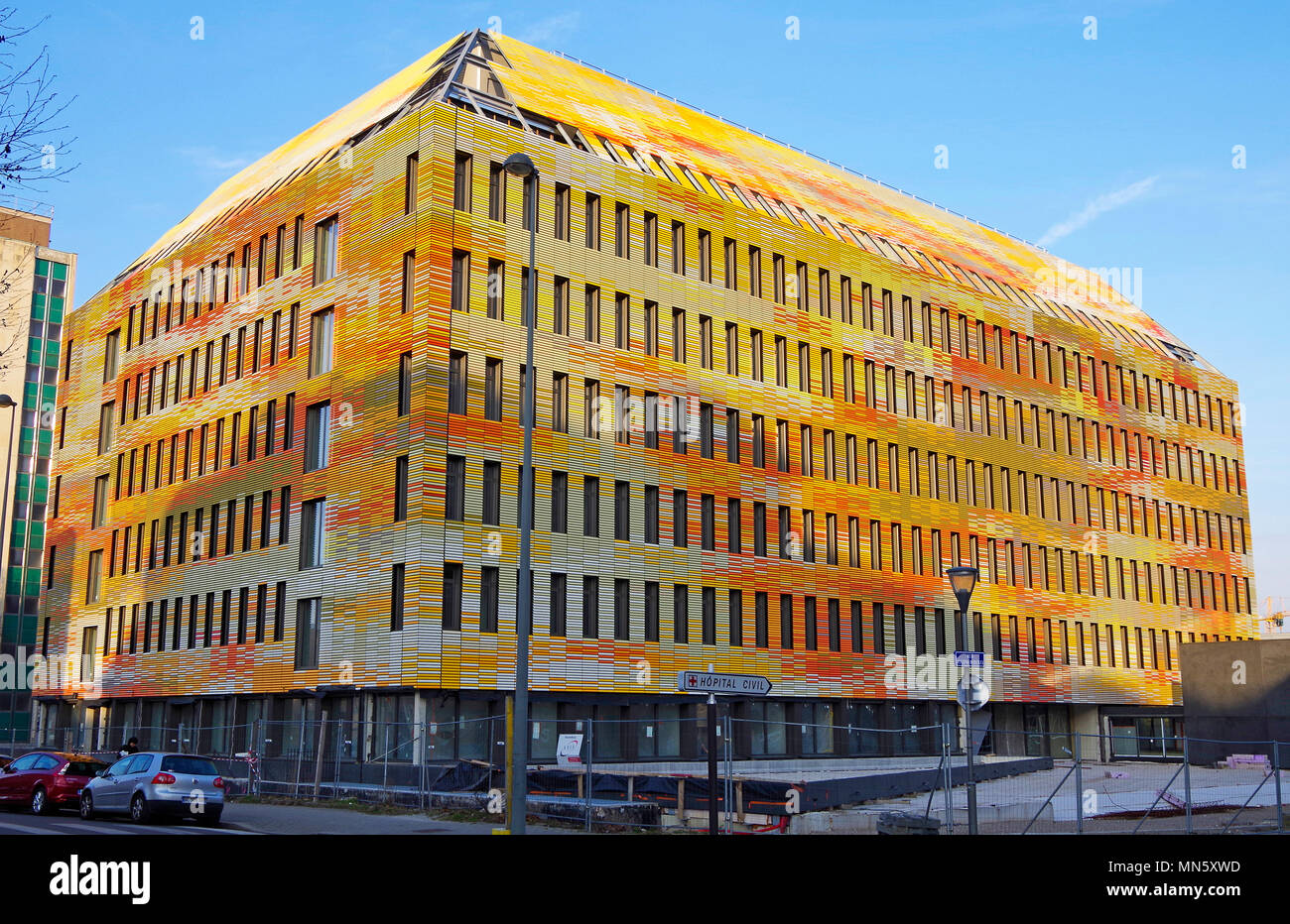 Straßburg, Frankreich, bunten Gebäude für das Zentrum für Biomedizinische Forschung an der medizinischen Fakultät der Universität Straßburg, CHU. Stockfoto