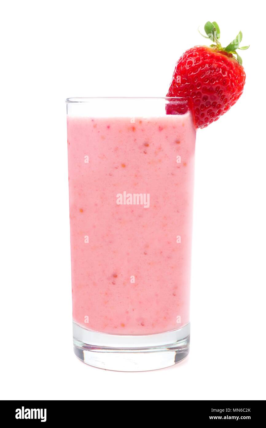 Rosa Erdbeere Smoothie in einem Glas isoliert auf weißem Stockfoto
