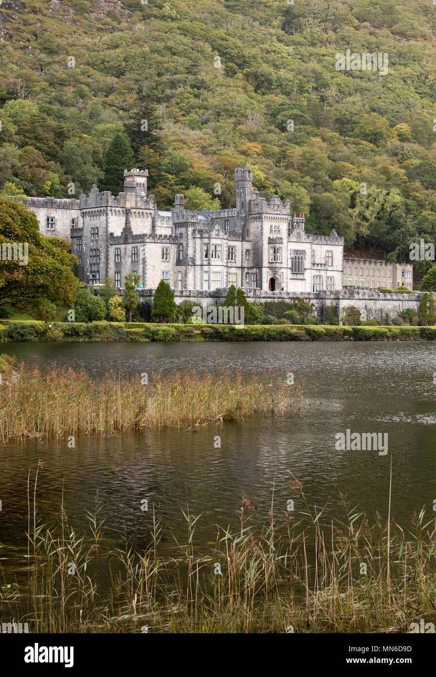 Kylemore Abbey in Connemara, Irland Stockfoto